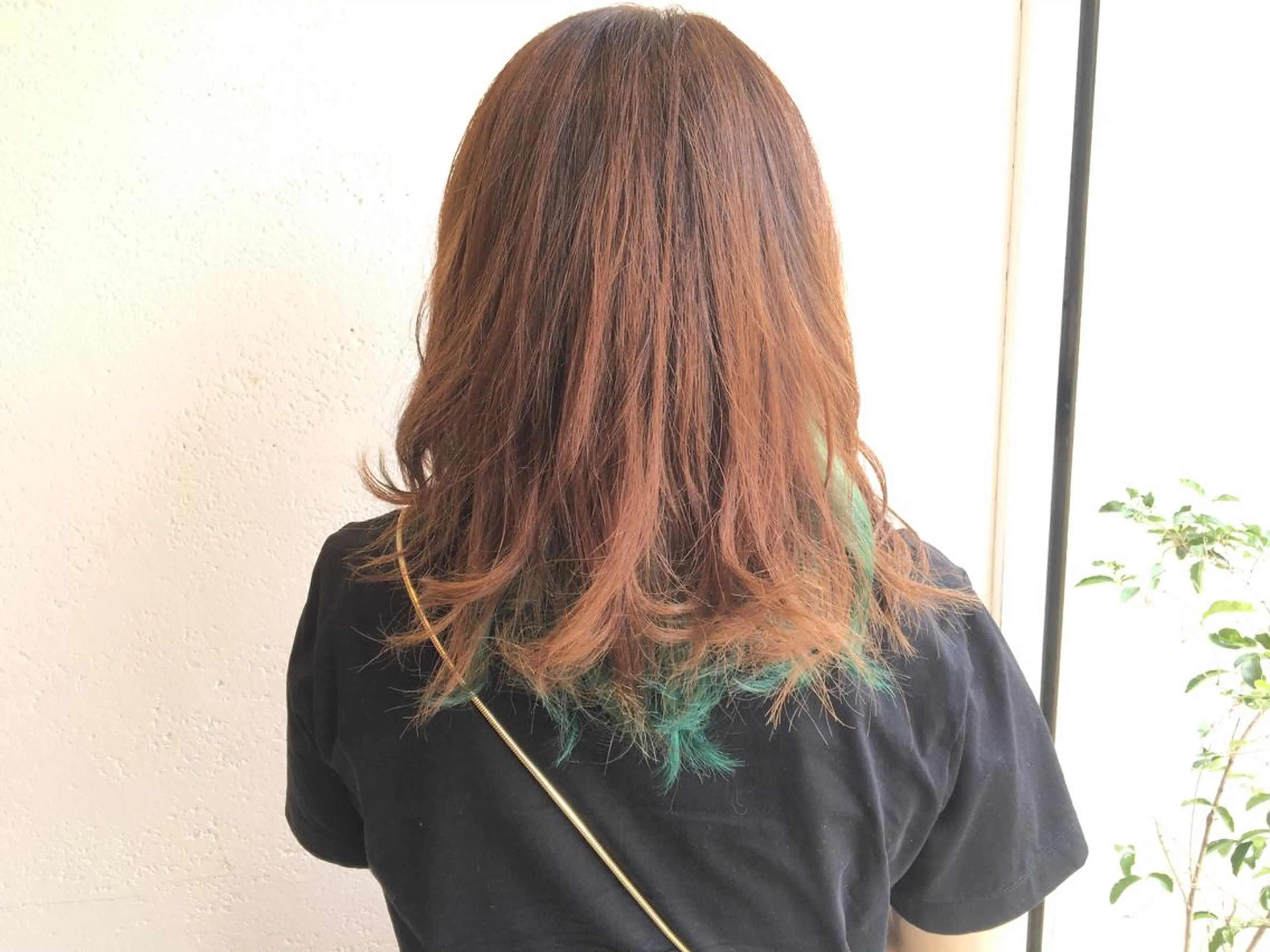 ミディアム カラー エメラルドグリーン インナーカラー 顔周りデザイン/ ママ美容師/濱ほのかのヘアスタイル
