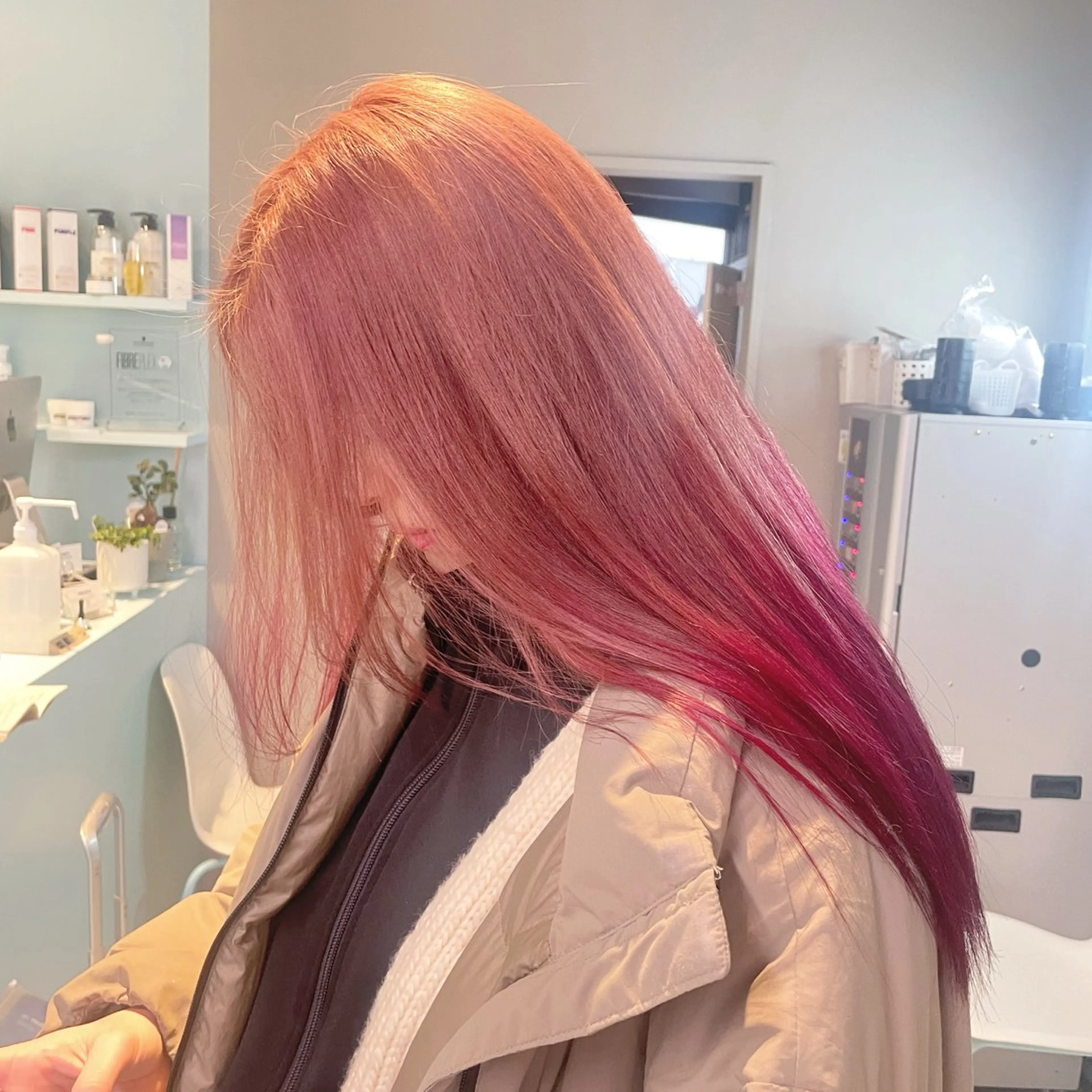 ロング カラー ヘアカラー トリートメント 🩵透明感カラー× 縮毛ボブ🩵ヒナノのヘアスタイル