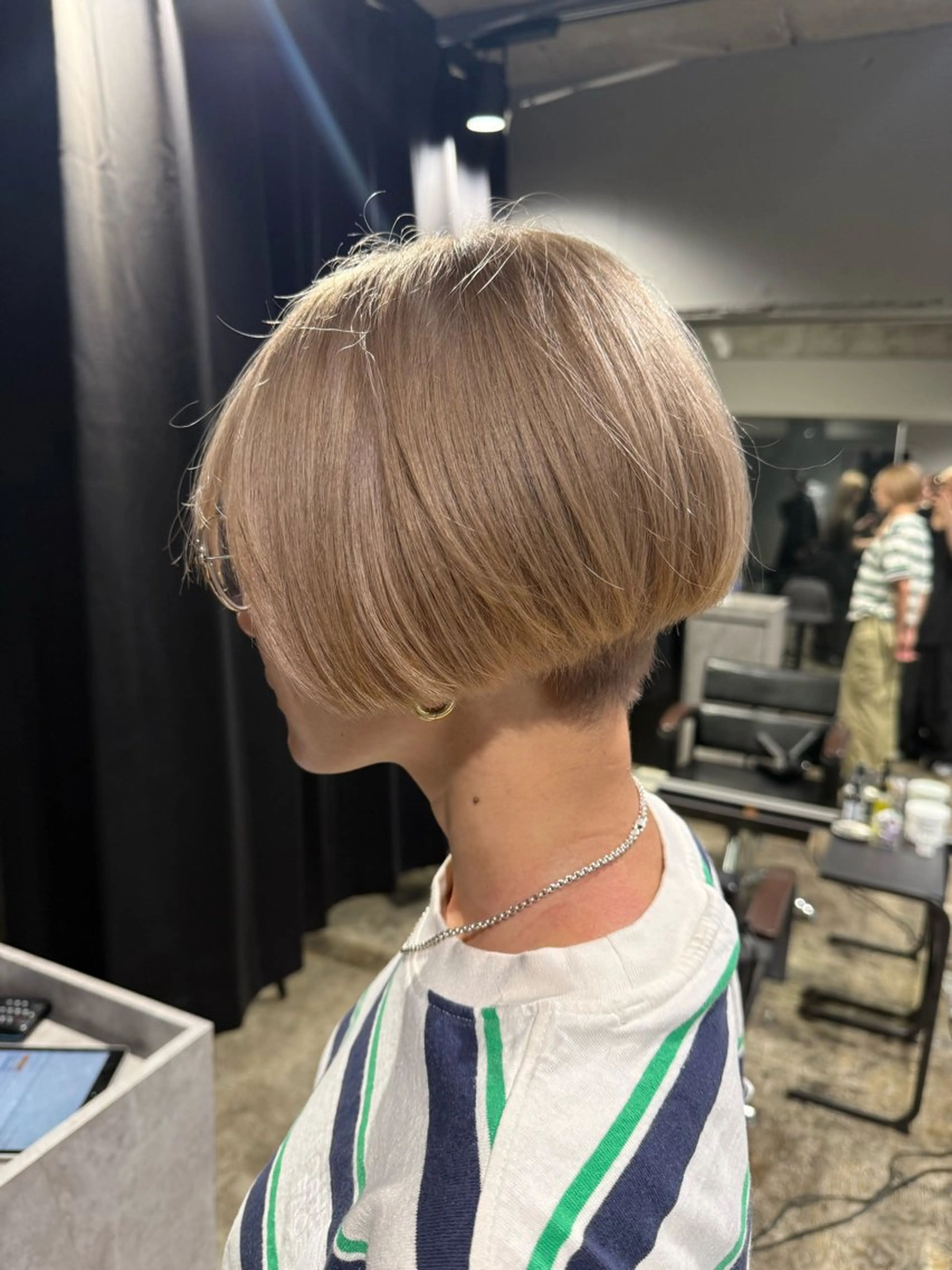 ショート カラー ヘアカラー トリートメント ヘッドスパ ヘアセット ROIS渋谷【ロイス】所属・高橋大樹/ブリーチ/ ハイトーン/艶カラーのヘアスタイル