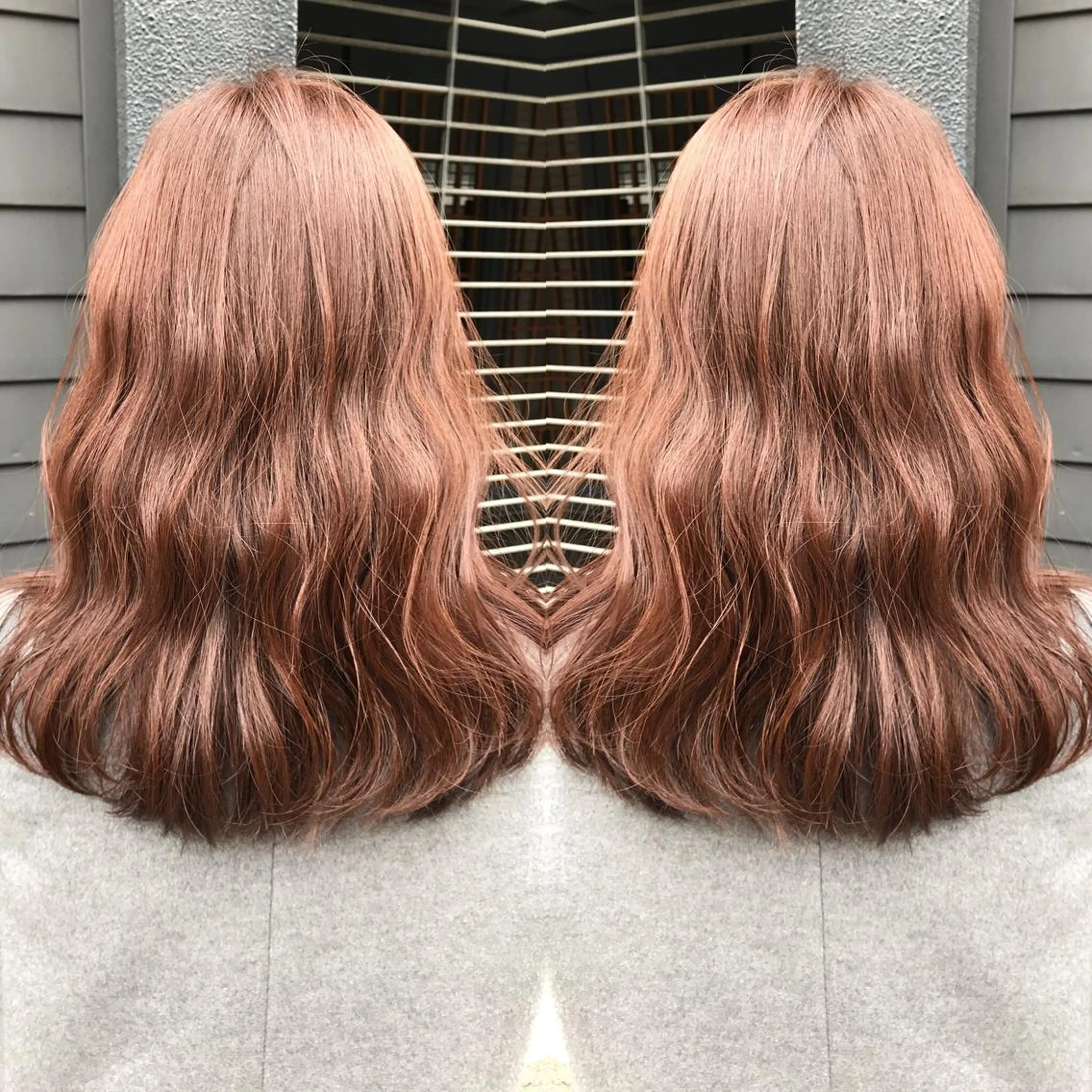 セミロング カラー イルミナカラー 髪質改善特化 ミサワコウキのヘアスタイル