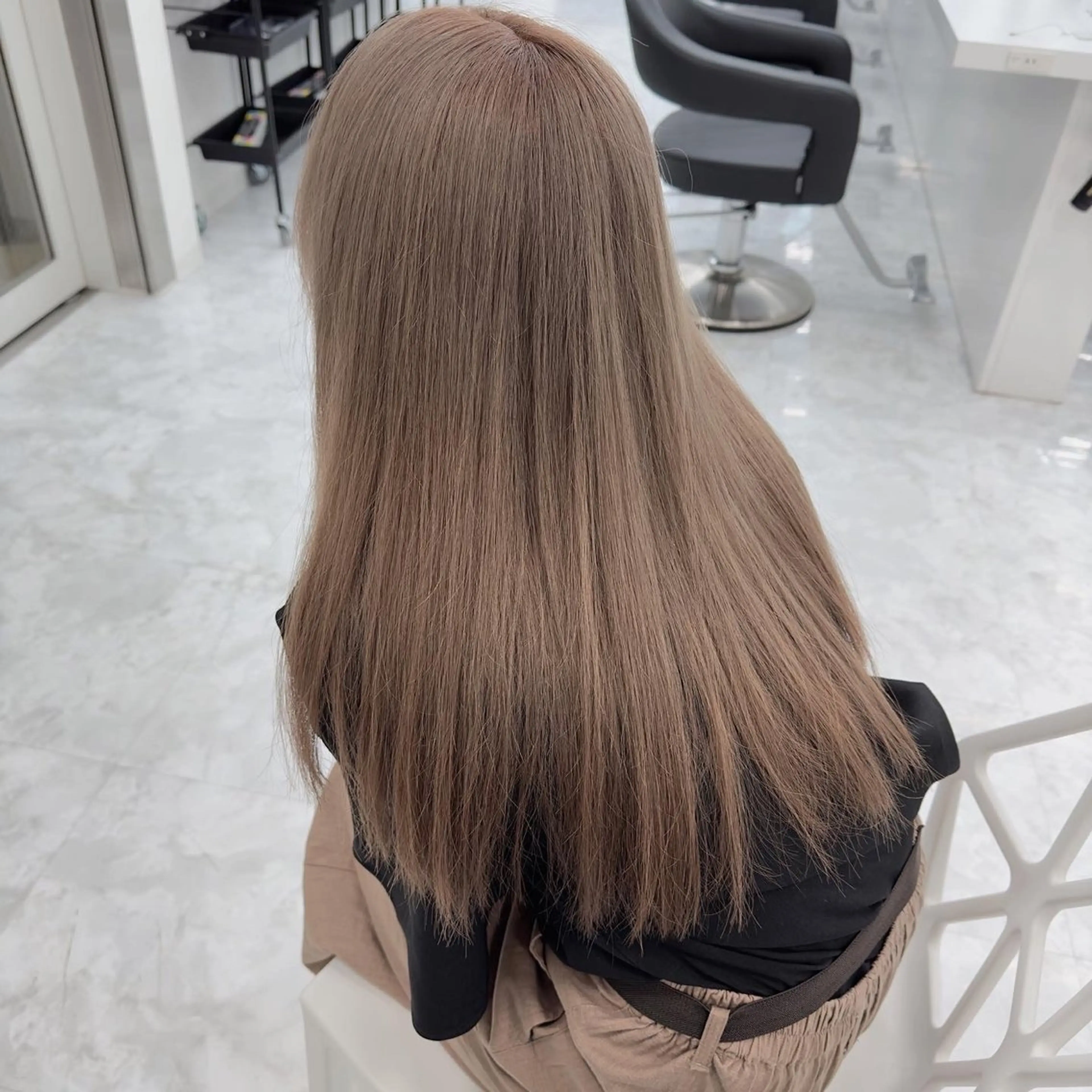 ロング カラー ケアブリーチ 韓国レイヤーKYONのヘアスタイル