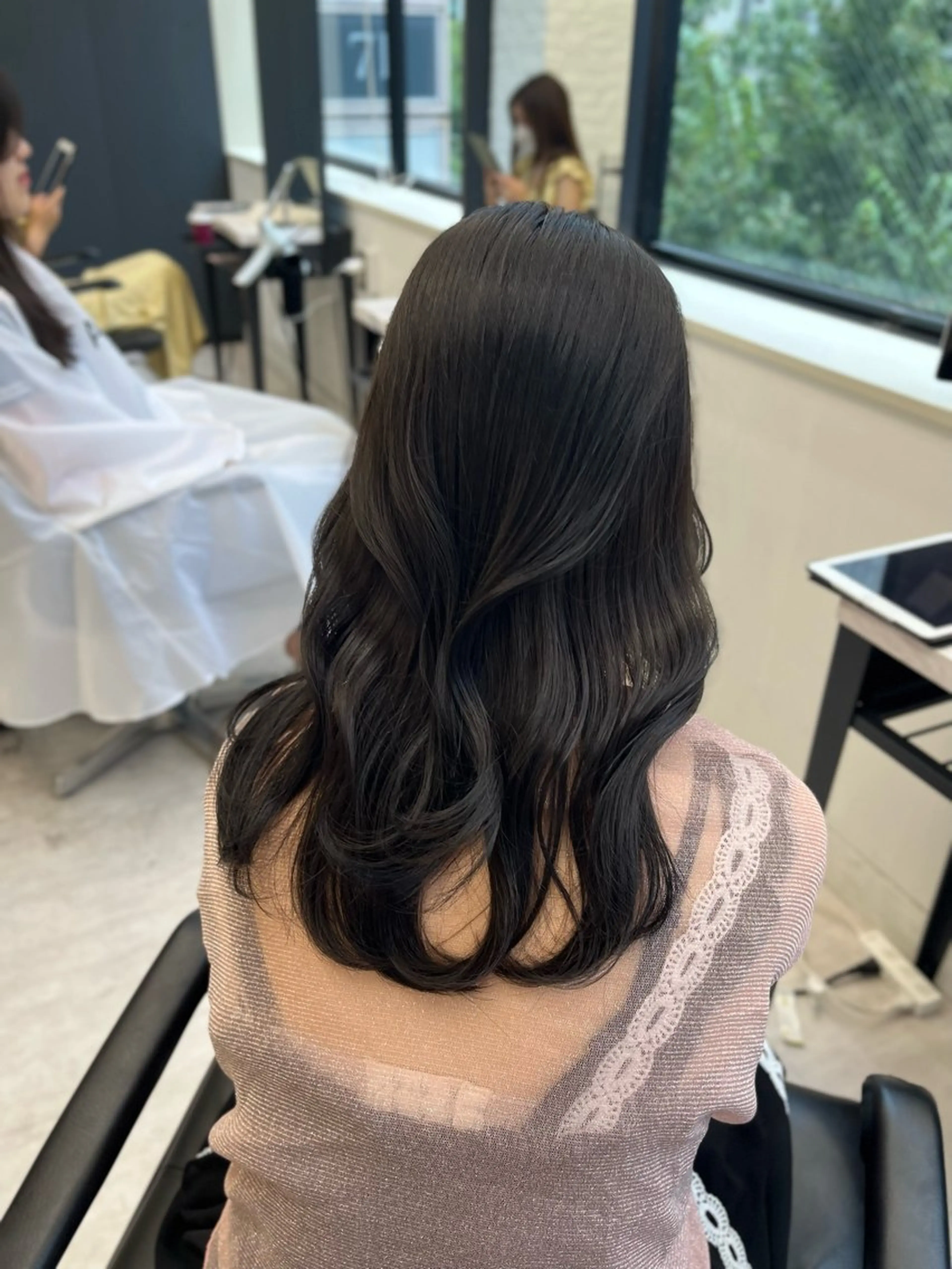 セミロング カラー パーマ ヘアアレンジ 結婚式・ブライダル アッシュ ベージュカラー 黒髪 ブリーチ 韓国ヘア×顔まわり 🇰🇷和知拓郎のヘアスタイル
