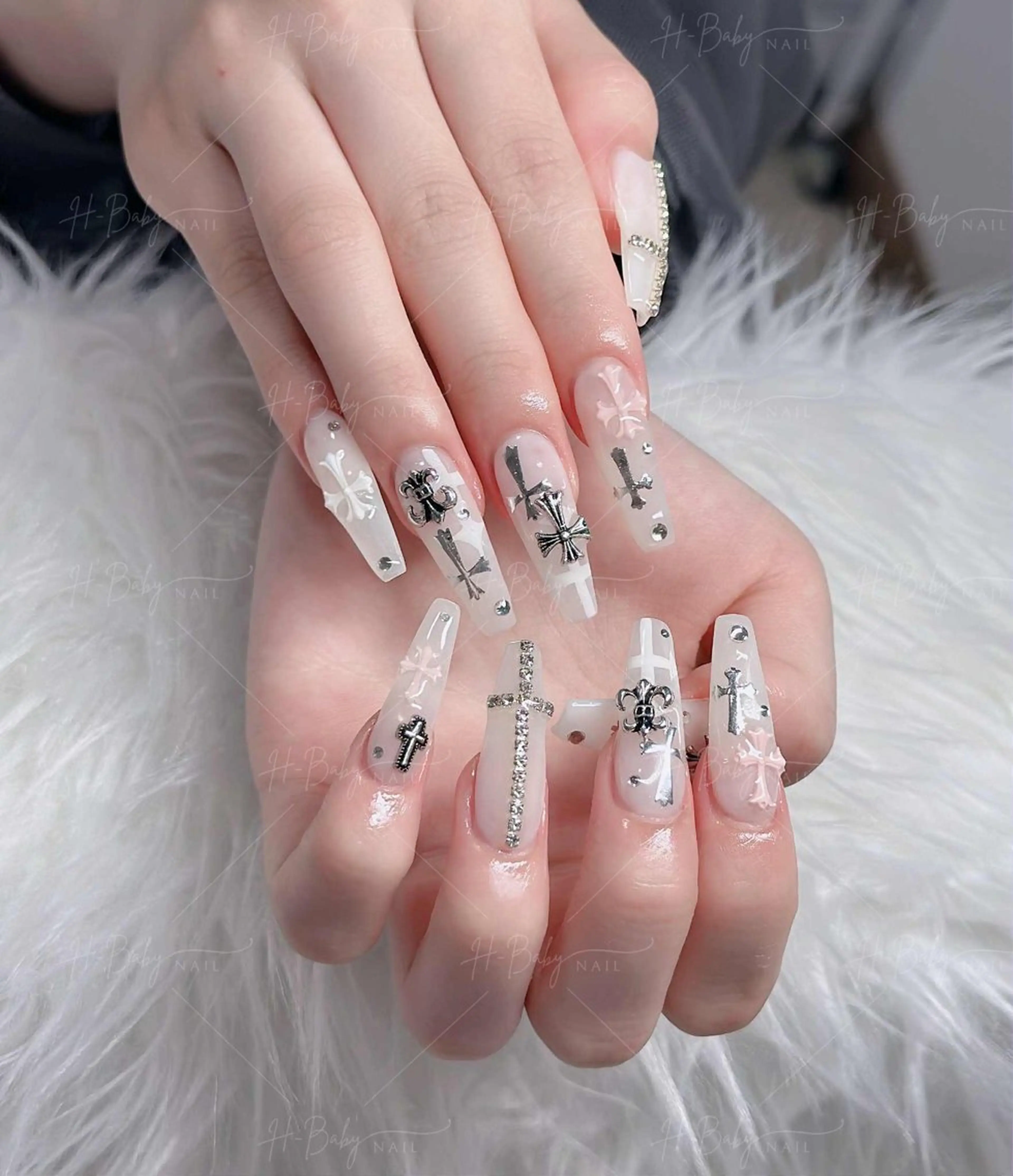 ネイル フレンチネイル ジェルネイル ハロウィン キラキラネイル 韓国ネイル ハンドネイル H.baby Nail Salonのネイルデザイン