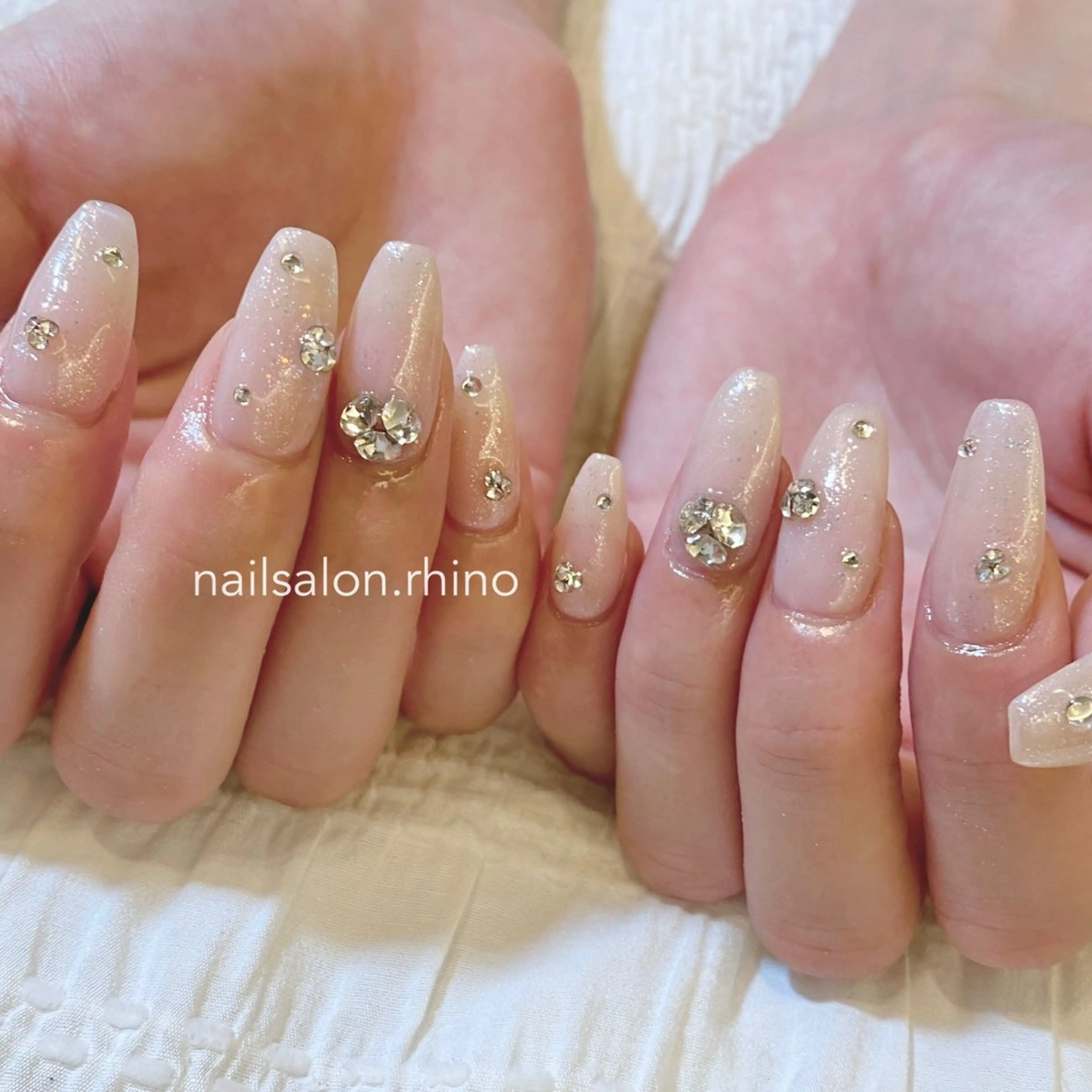 ネイル ストーンネイル ハンドネイル nail salon Rhino (ライナ)所属・平尾ネイルサロン ライナのネイルデザイン