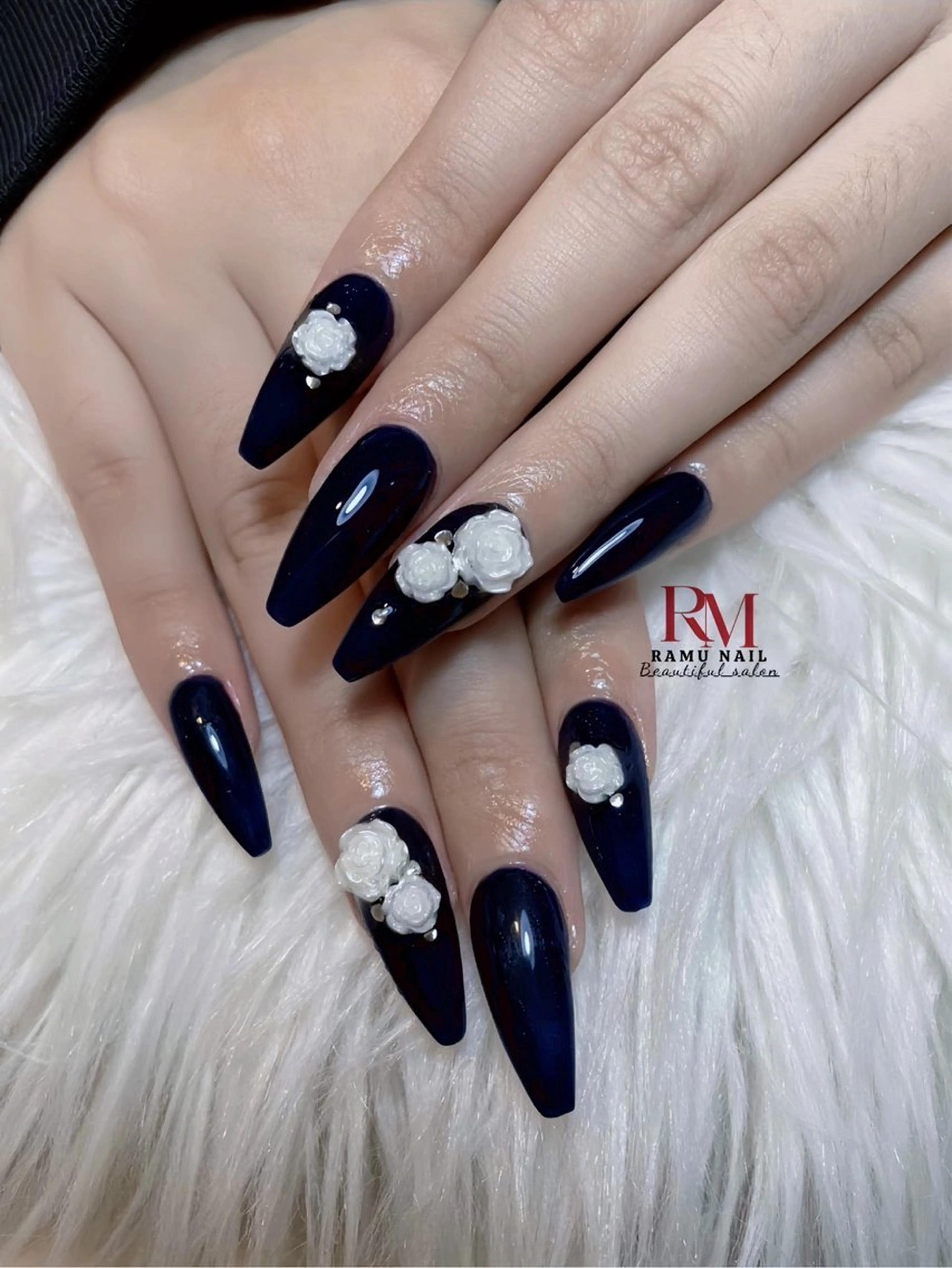 ネイル キラキラネイル マグネットネイル ミラーネイル ピンク ワンホンネイル ハンドネイル RAMU Nail 恵比寿店のネイルデザイン