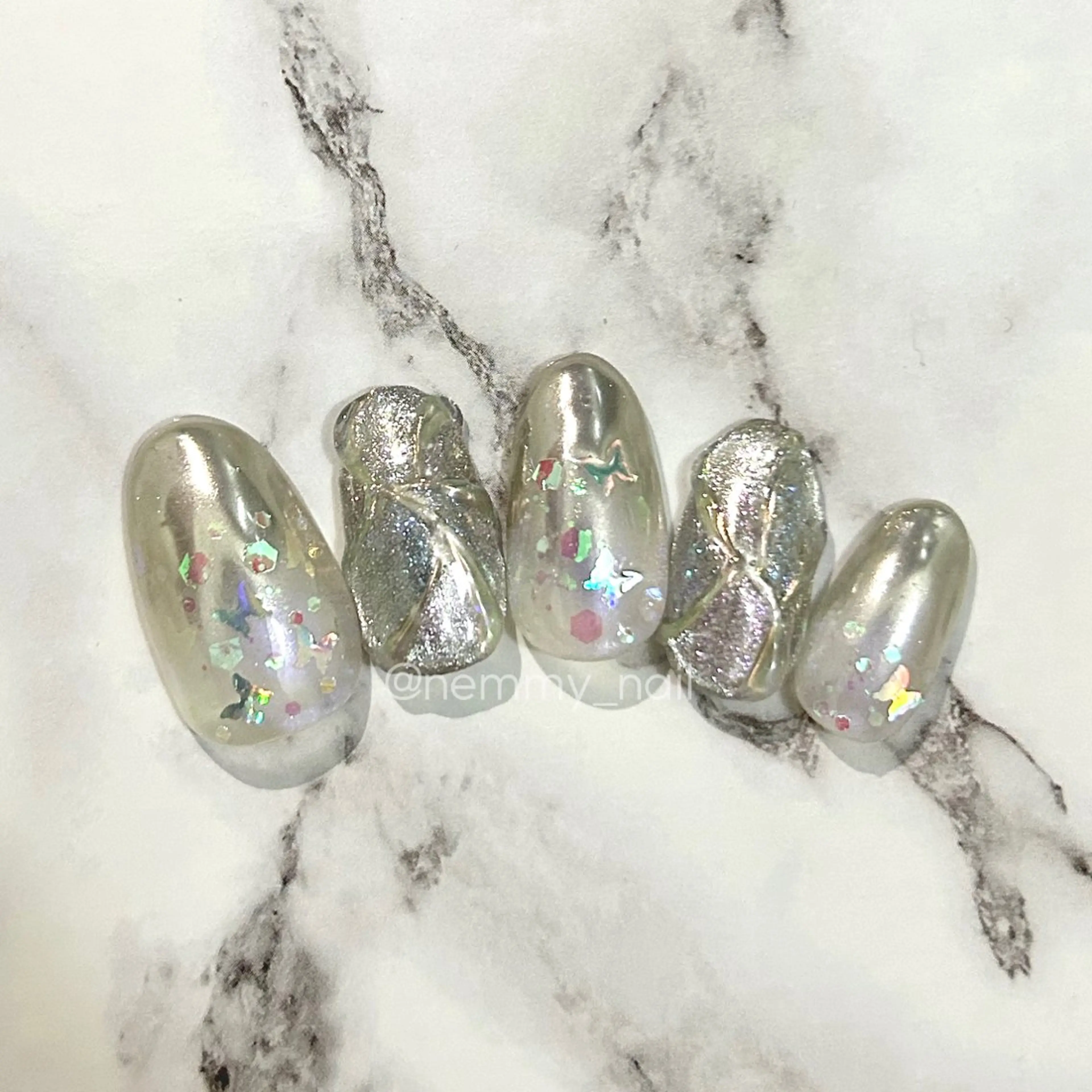 ネイル 韓国ネイル シルバー ハンドネイル Nemmy nail salon所属・Nemmy MAYUのネイルデザイン