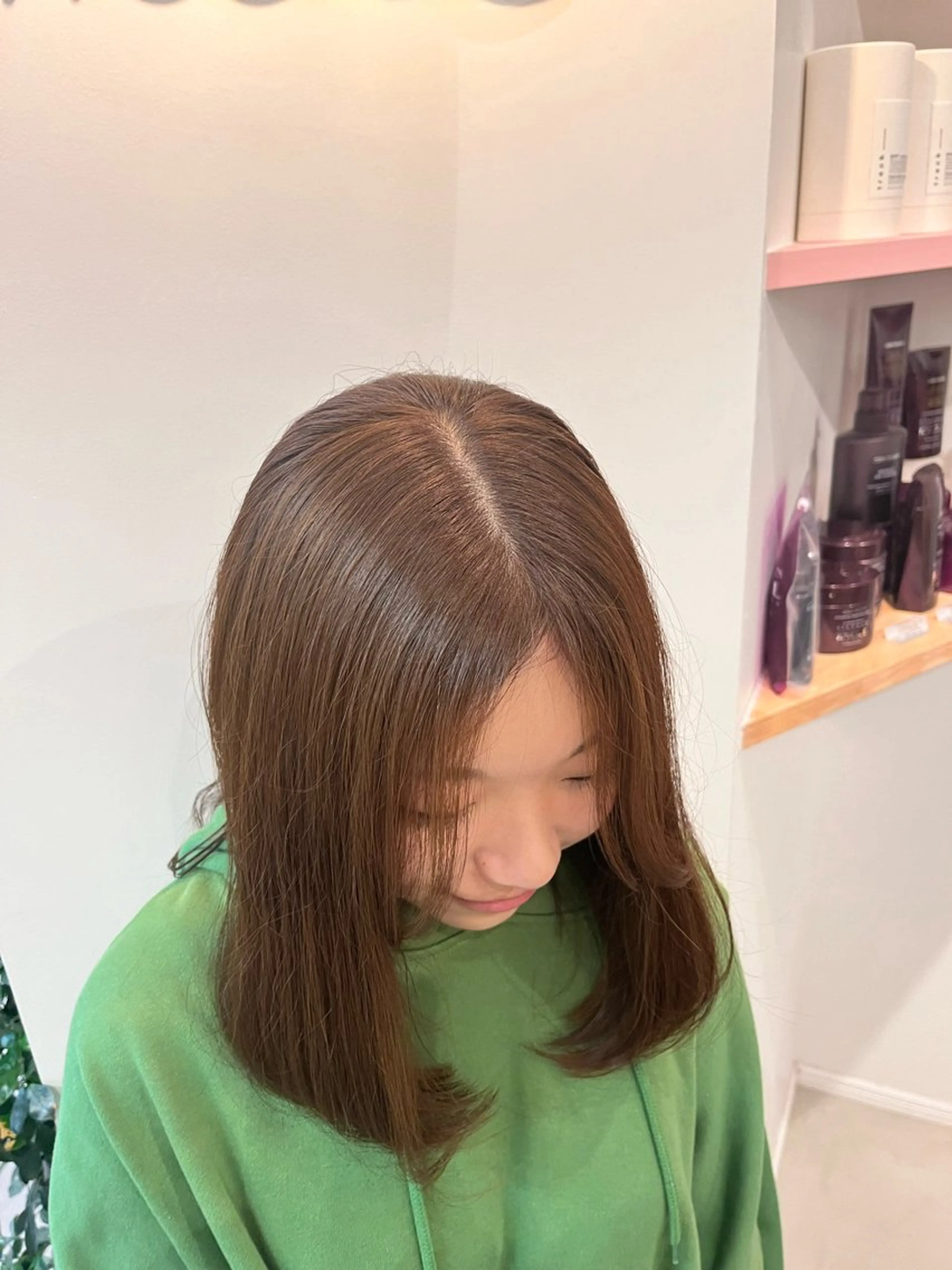 カラー 八木 瑠奈のヘアスタイル