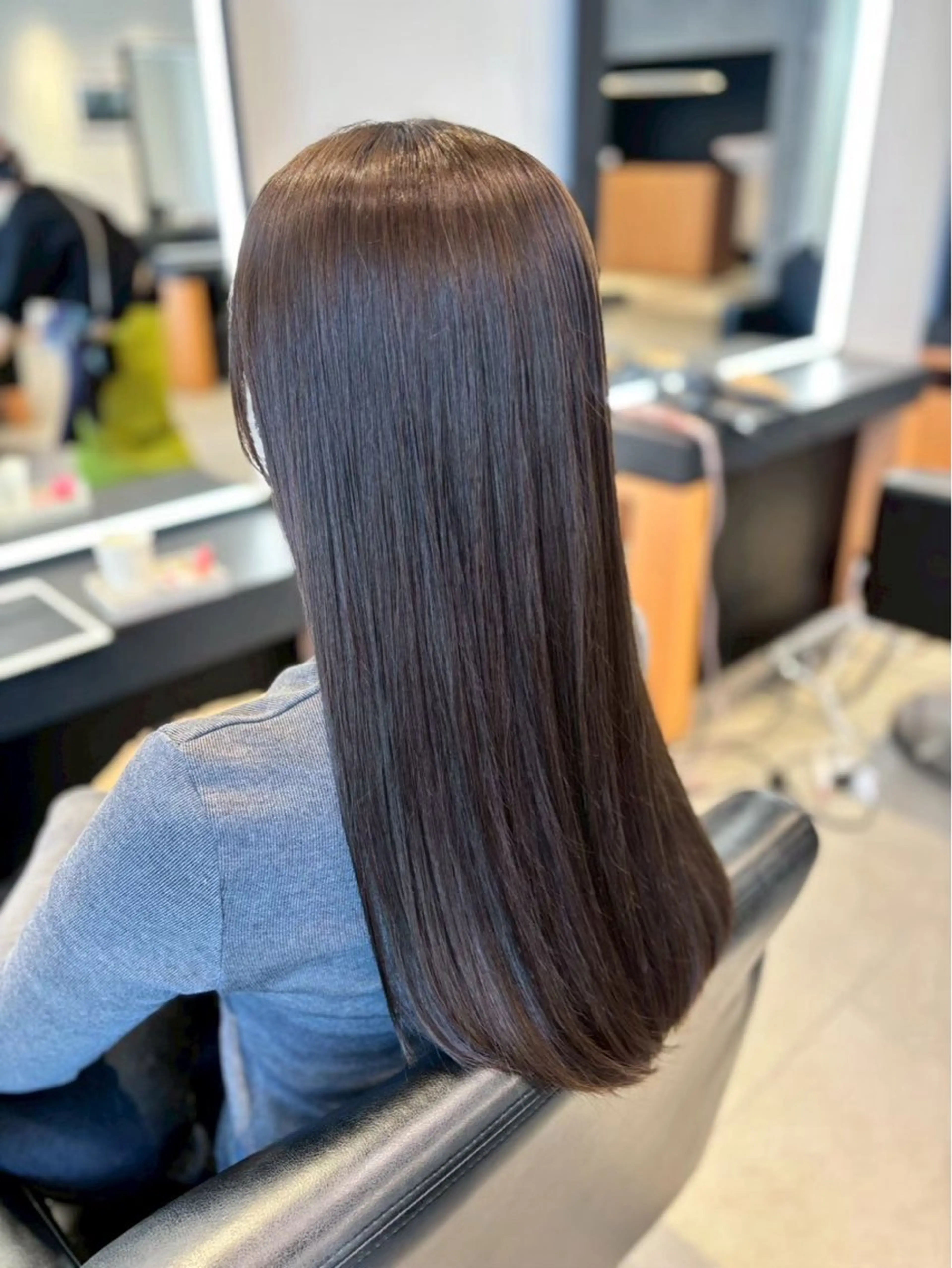 ロング カラー 伊藤 梨緒のヘアスタイル