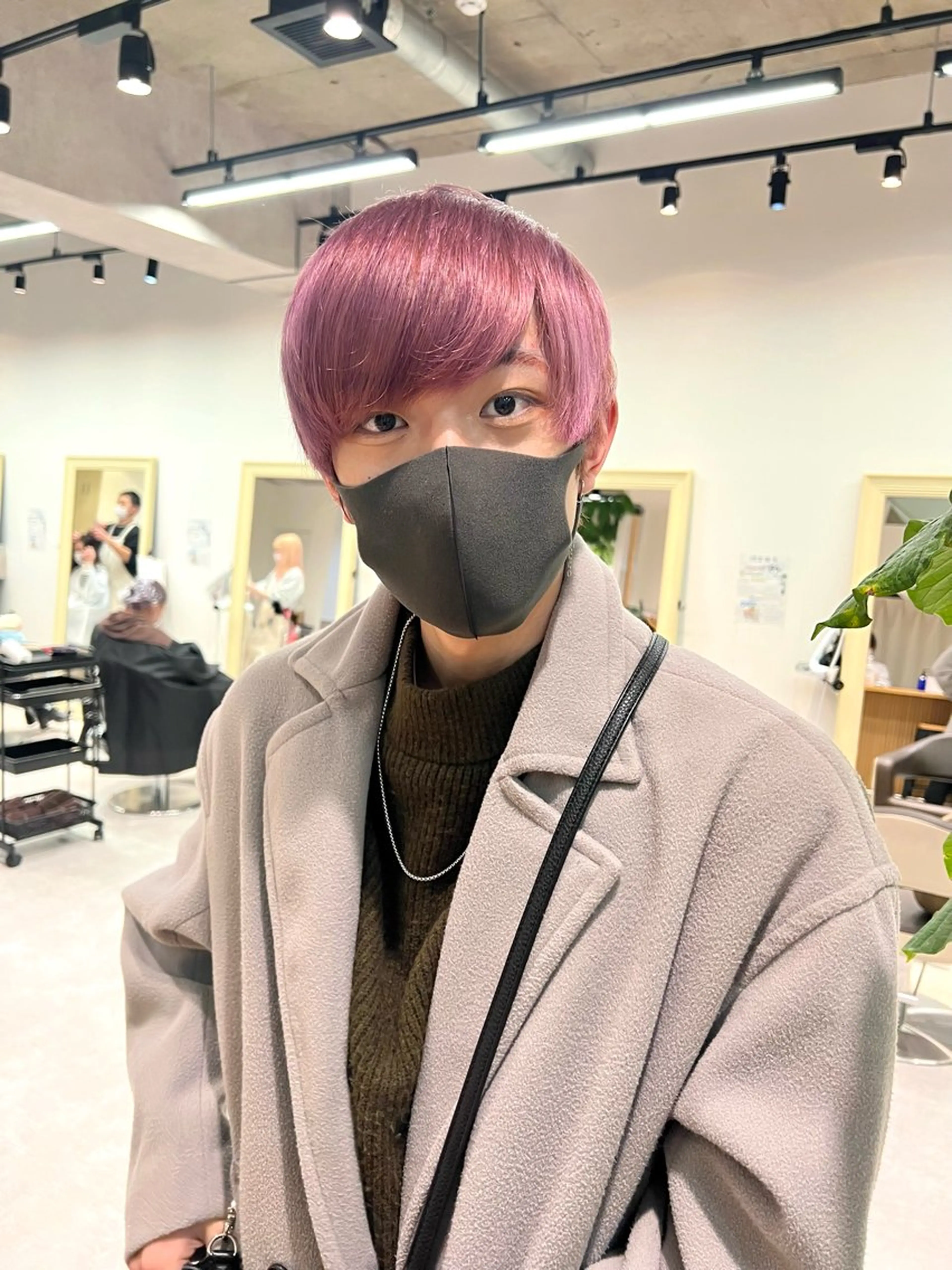 ショート カラー カット ヘアカラー トリートメント ダブルカラーブリーチ 髪質改善　縮毛矯正のヘアスタイル