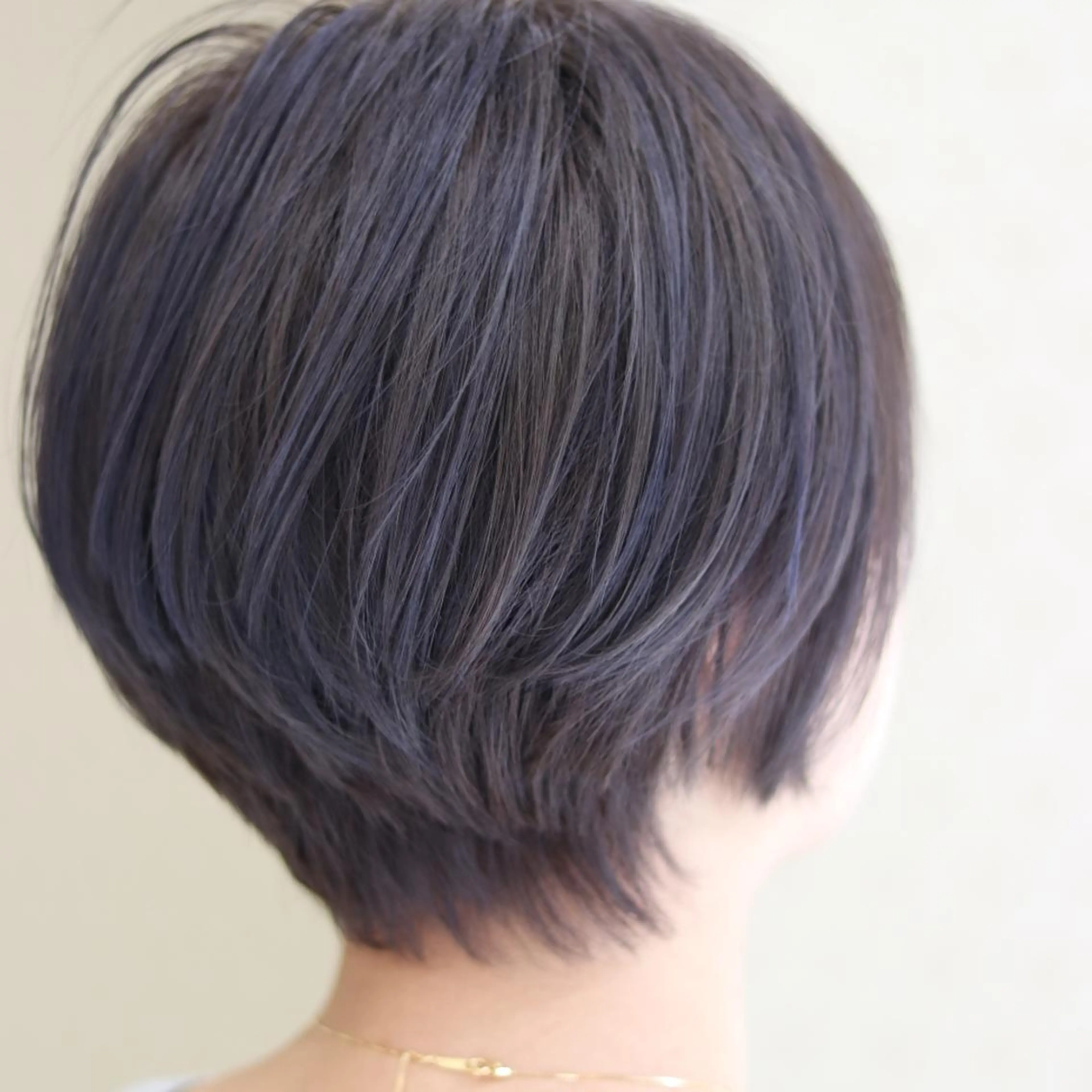 ショート カラー グレージュ ネイビーカラー sato shoheiのヘアスタイル