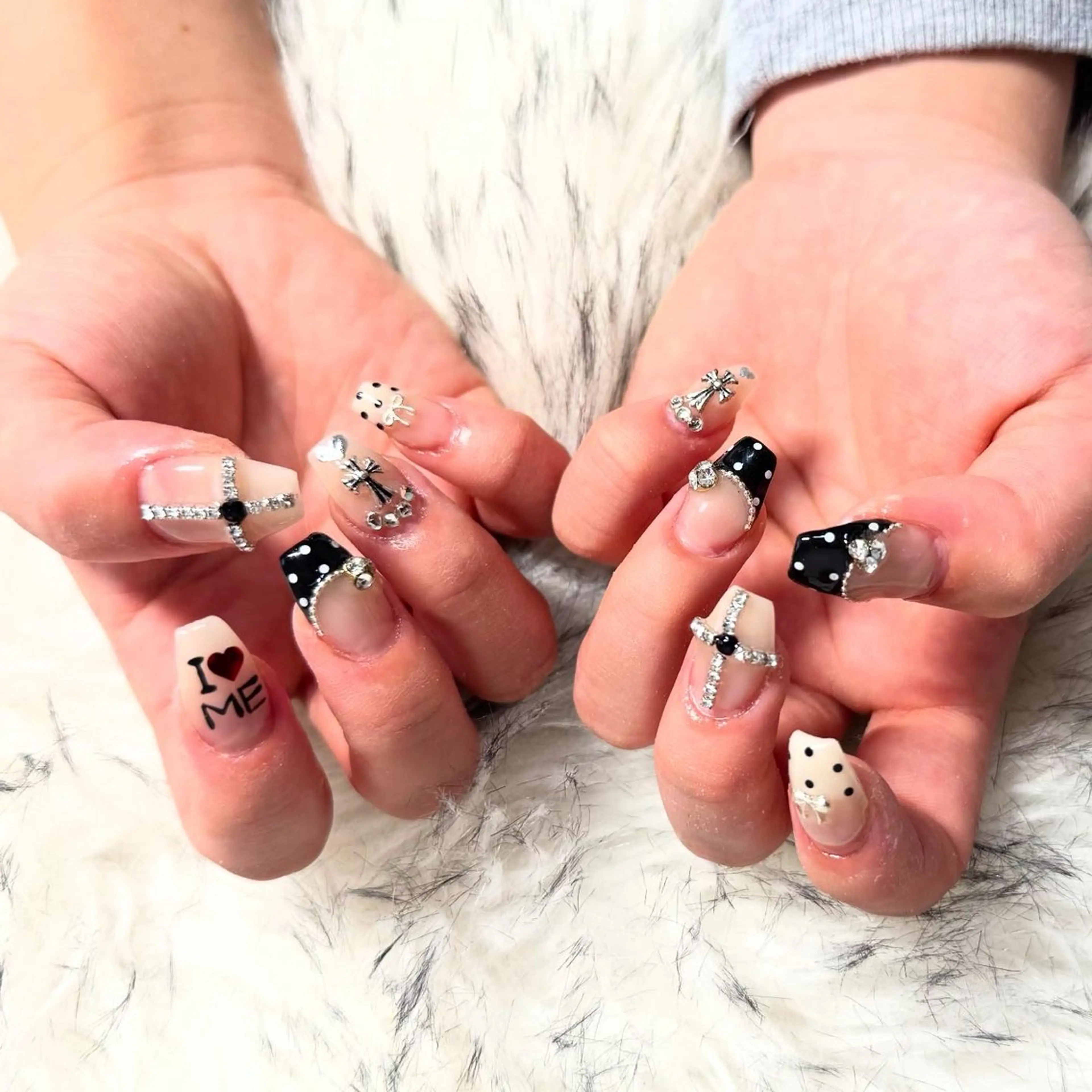 セミロング ハンドネイル mao .のネイルデザイン