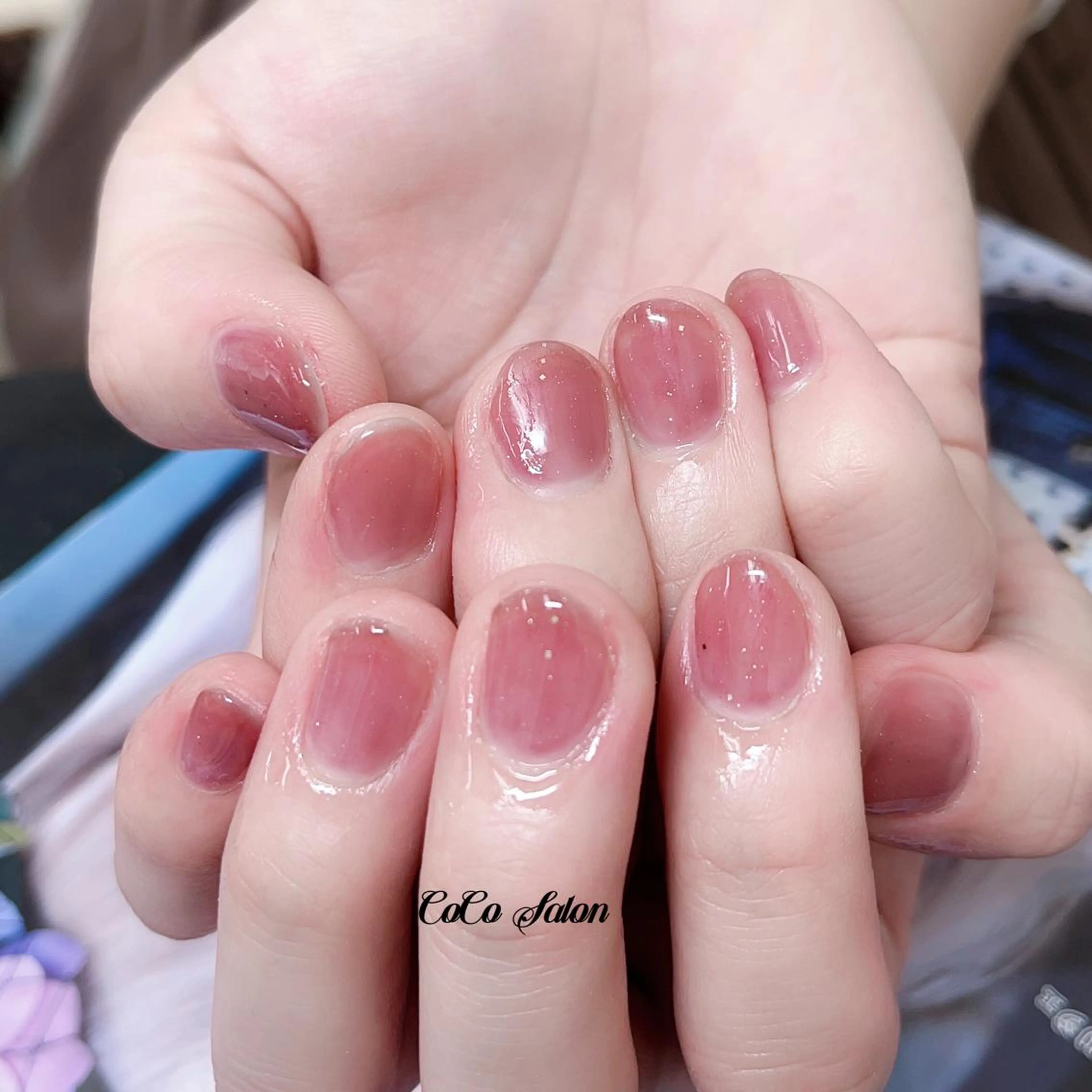 ネイル ボルドー 長さ出し ジェルネイル ホログラムネイル キラキラネイル ハンドネイル CoCoSalon ネイル/まつ毛予約のネイルデザイン