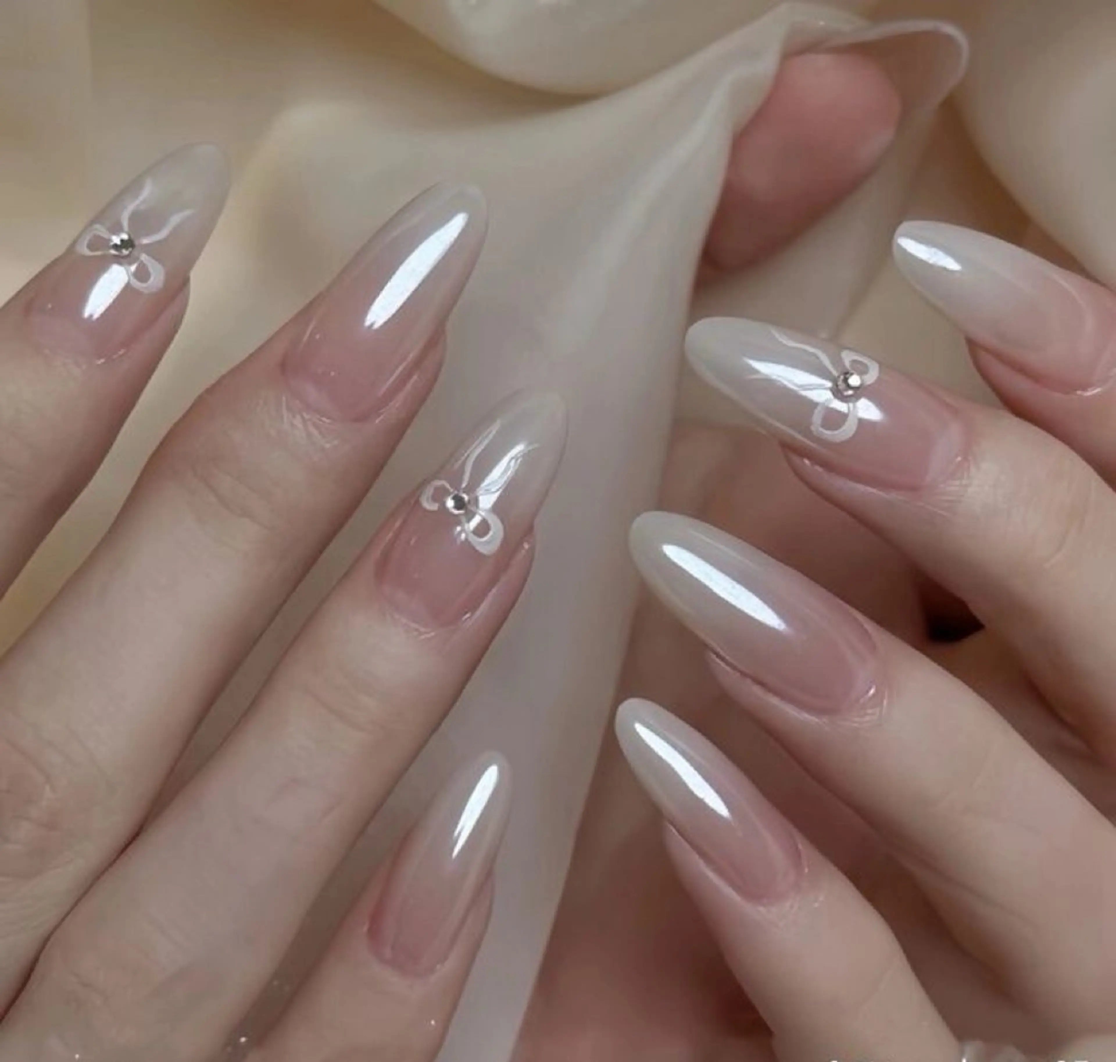 ネイル チークネイル フットネイル フレンチネイル グラデーション 韓国ネイル ハンドネイル Ribbon nails salon所属・Ribbonnail salonのネイルデザイン