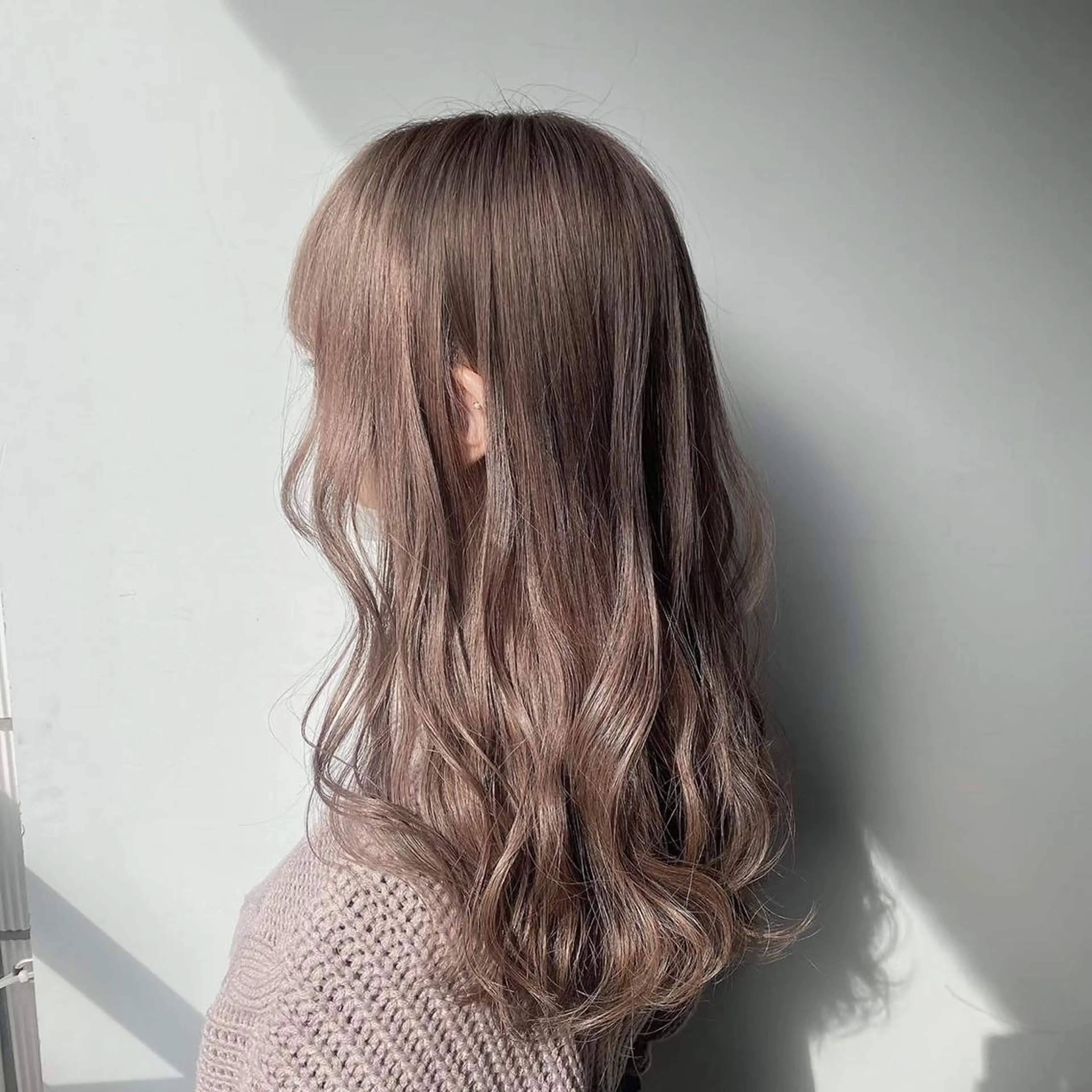 ロング ケアブリーチ 韓国レイヤーKYONのヘアスタイル