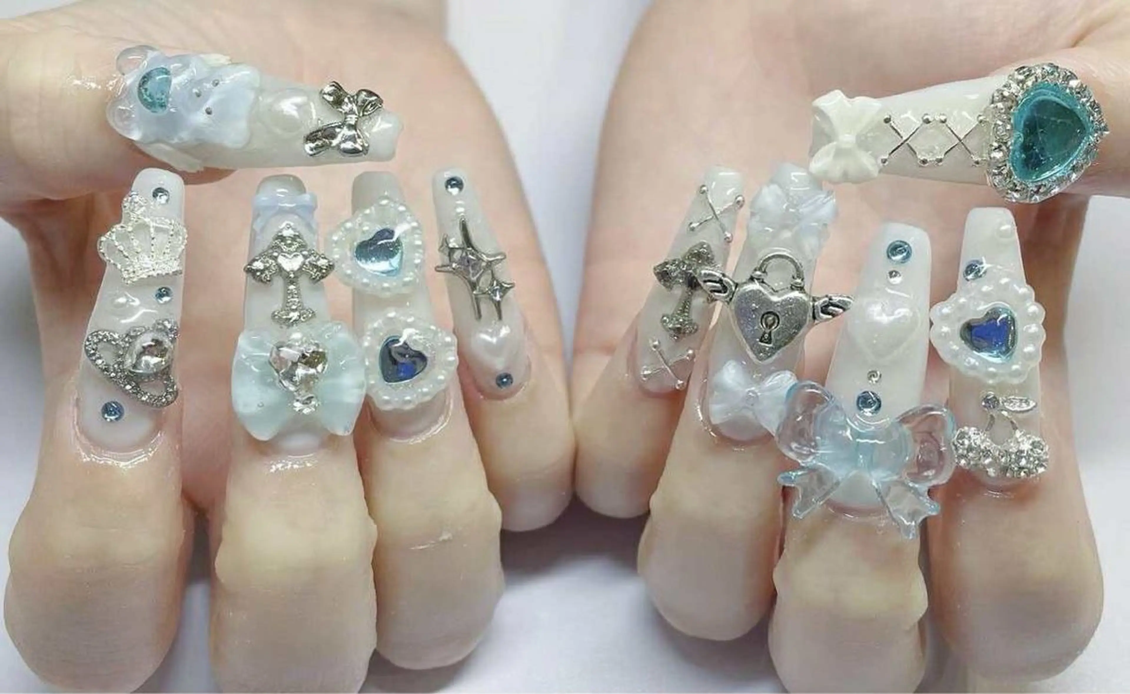 ネイル ハンドネイル ハンドケア Iconic所属・Iconic Nailのネイルデザイン