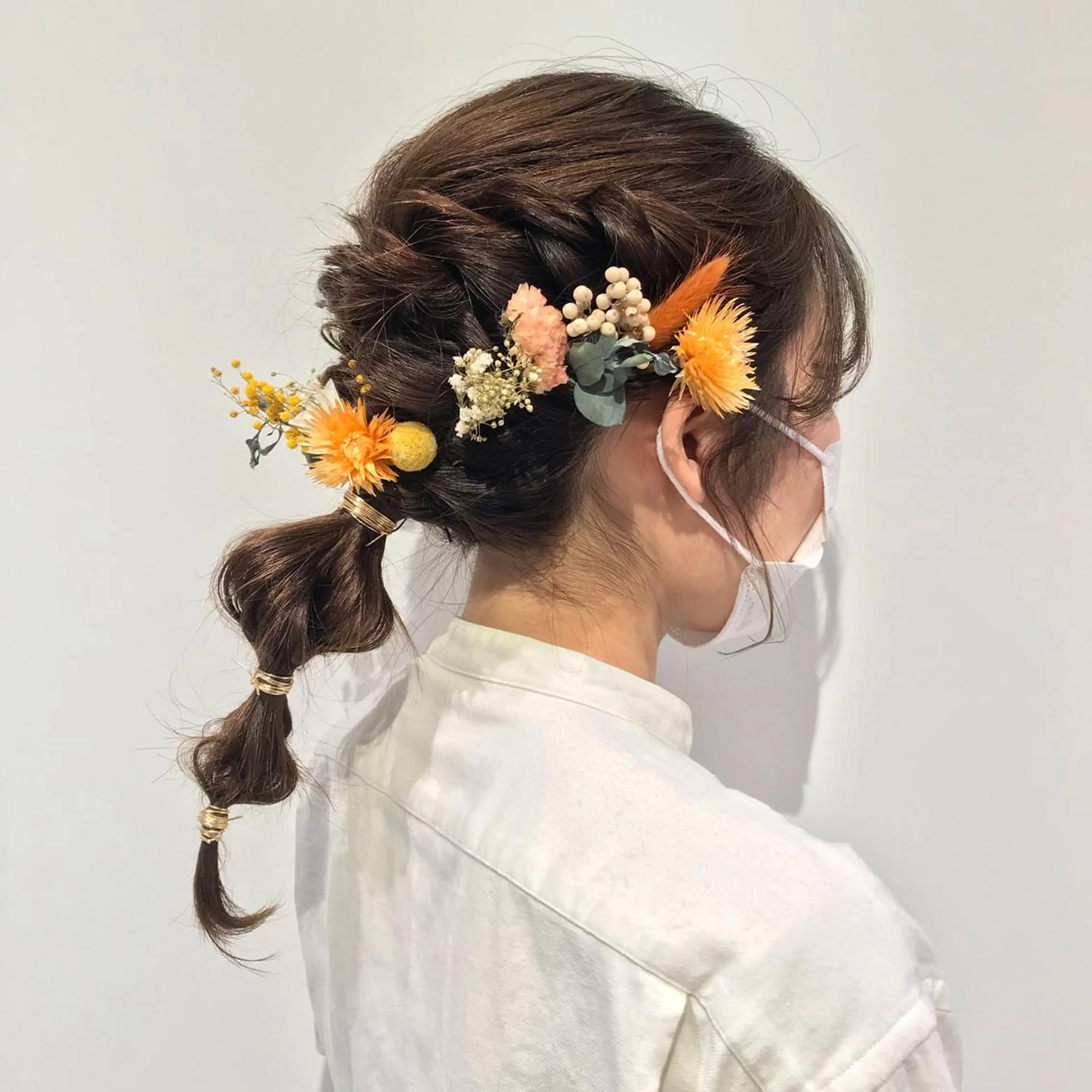 セミロング ヘアアレンジ 暖色カラー🌹 中山由梨のヘアスタイル