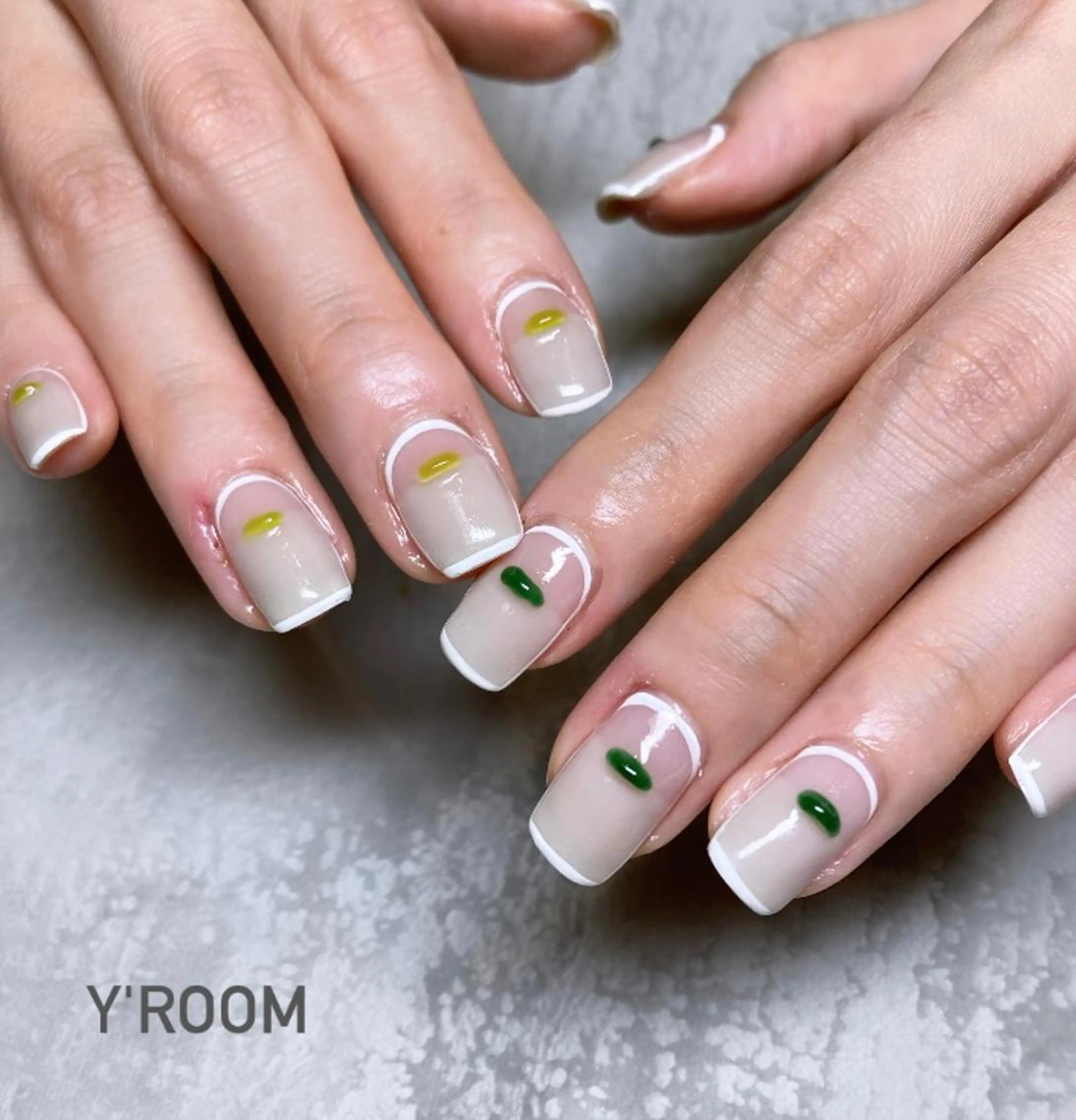 ネイル オーロラネイル フラッシュネイル フットネイル ジェルネイル 氷ネイル・うるうるネイル ハンドネイル YUKA （ネイリスト）のネイルデザイン
