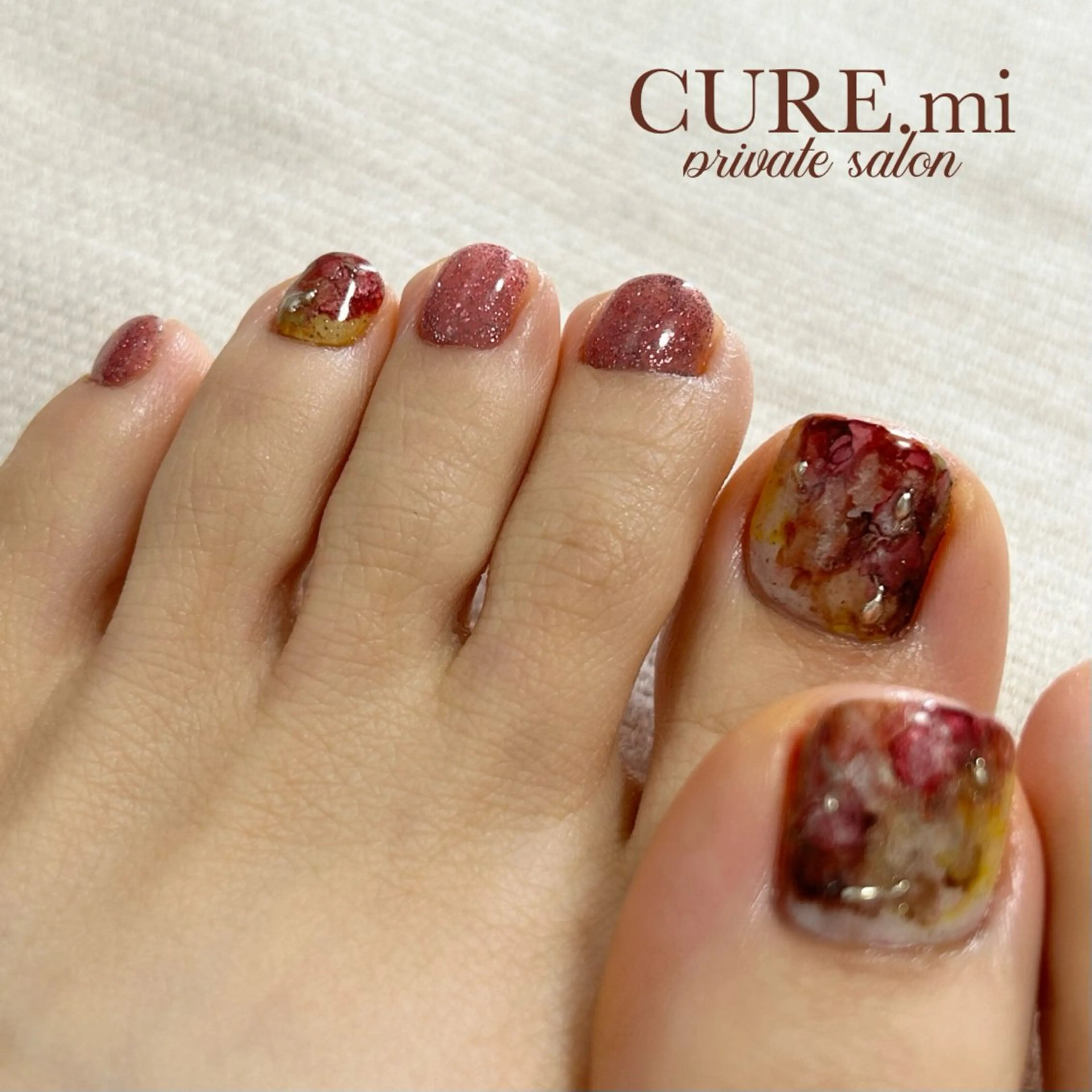 ネイル フットネイル ニュアンスネイル フットネイル CURE.mi所属・伊藤 美香のネイルデザイン