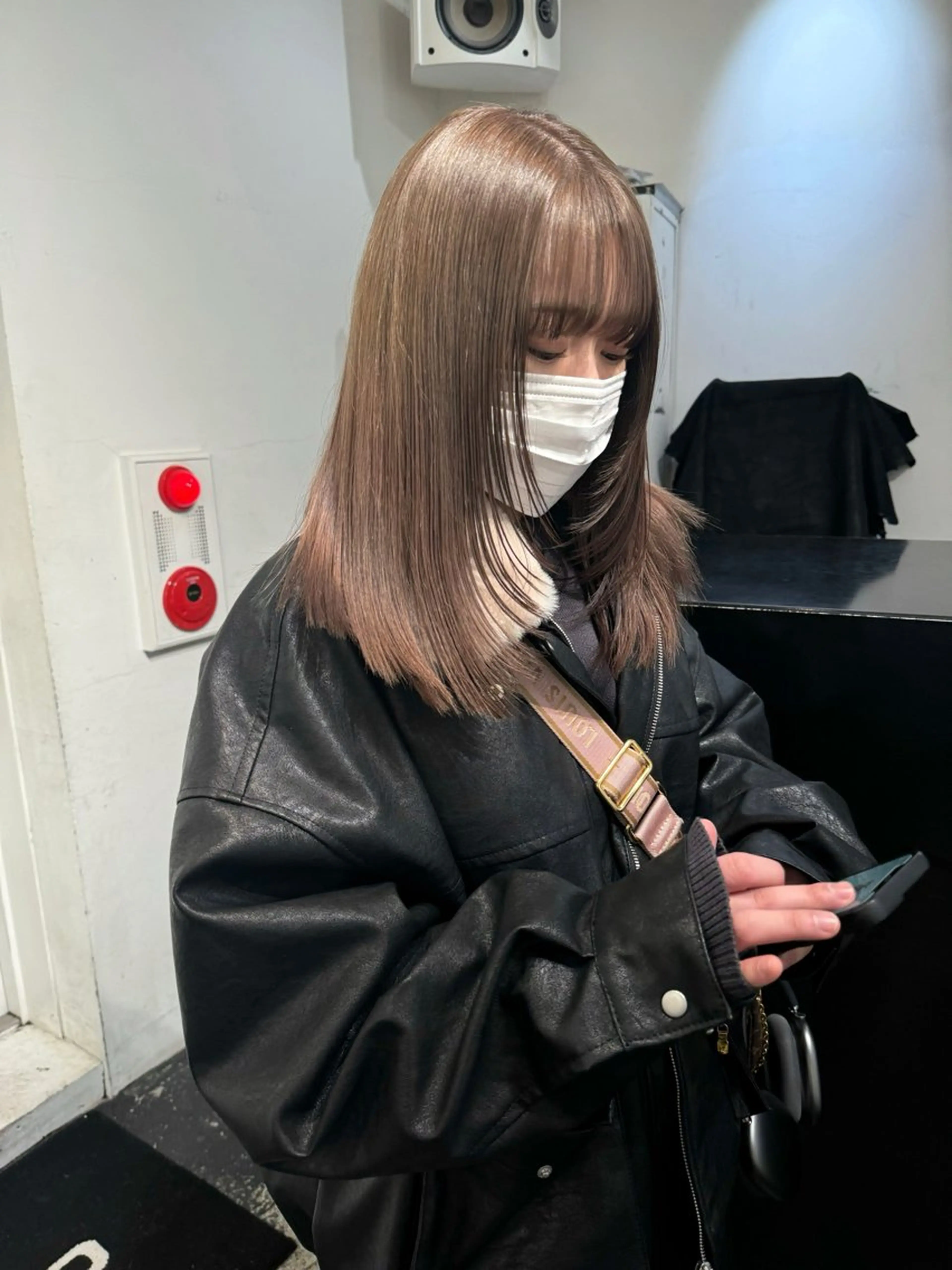 セミロング カラー ヘアアレンジ ブリーチ ブラウンカラー ミルクティーブラウン ヘアカラー トリートメント 💗艶髪ハイトー ンAYAKA💗のヘアスタイル
