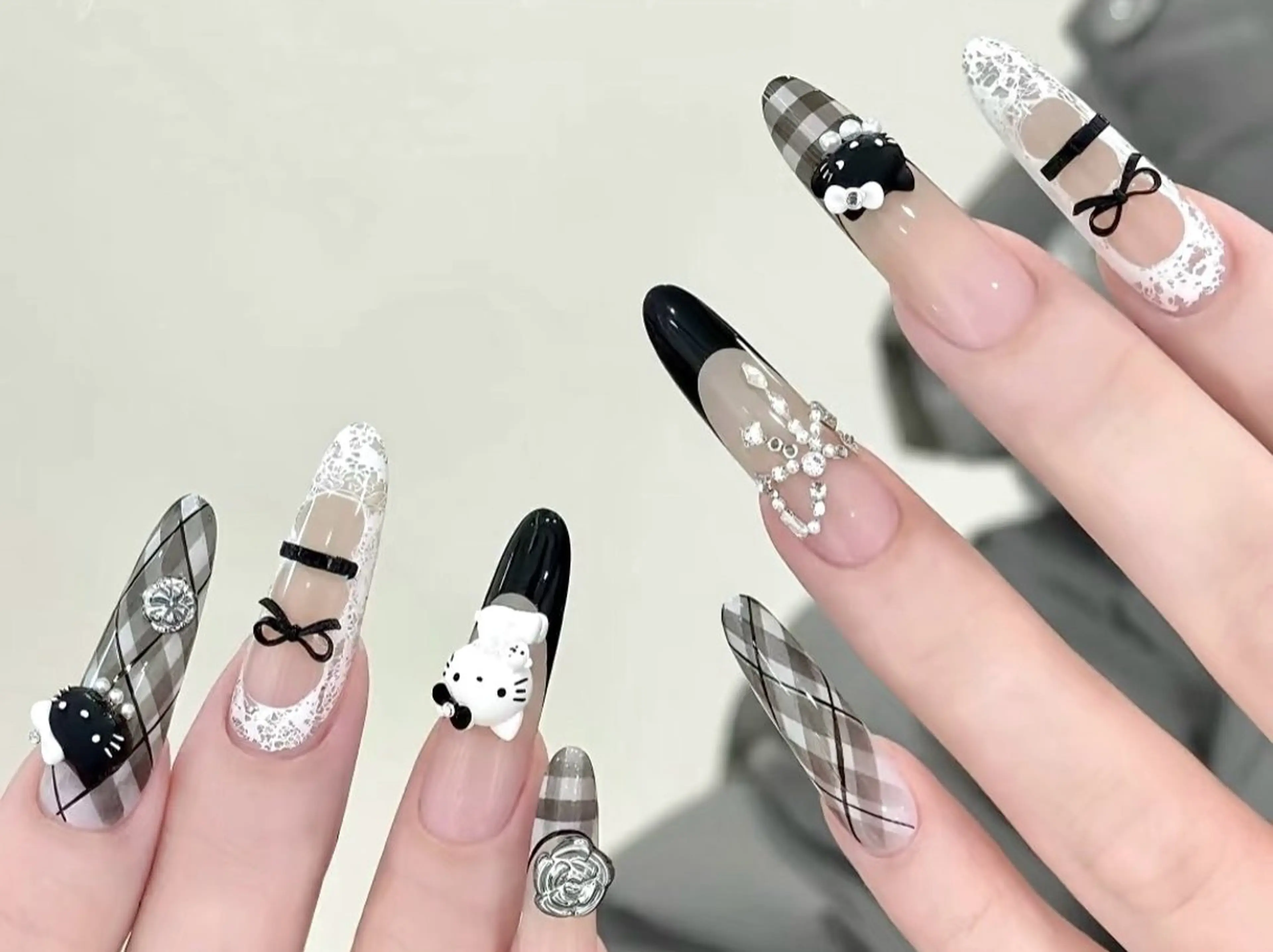 ネイル アートネイル ガーリー レース リボン ツイードネイル ハンドネイル ハンドケア darkhoney 池袋💅のネイルデザイン