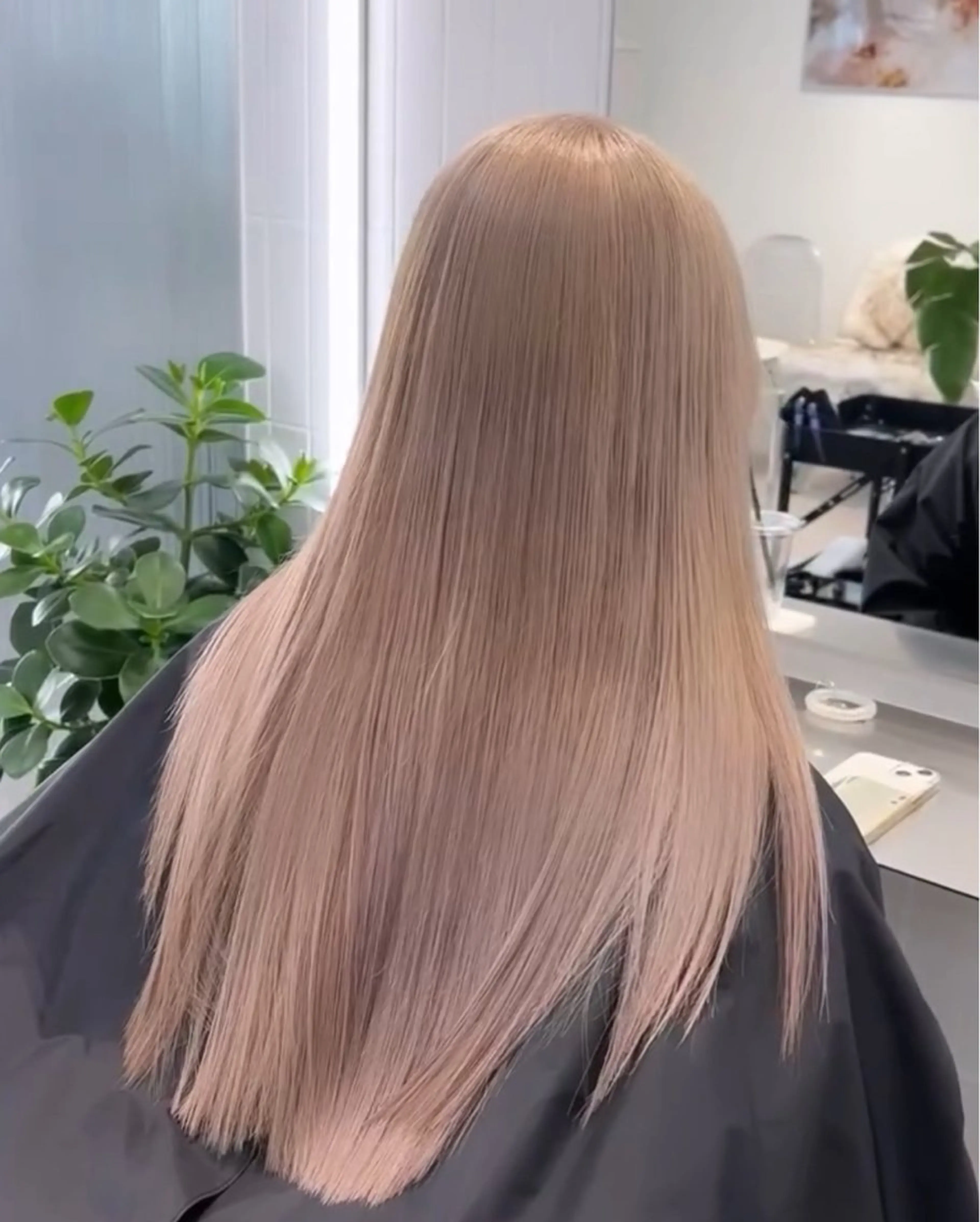 ロング ヘアカラー ブリーチカラー🐆 うる艶美髪🎀のヘアスタイル