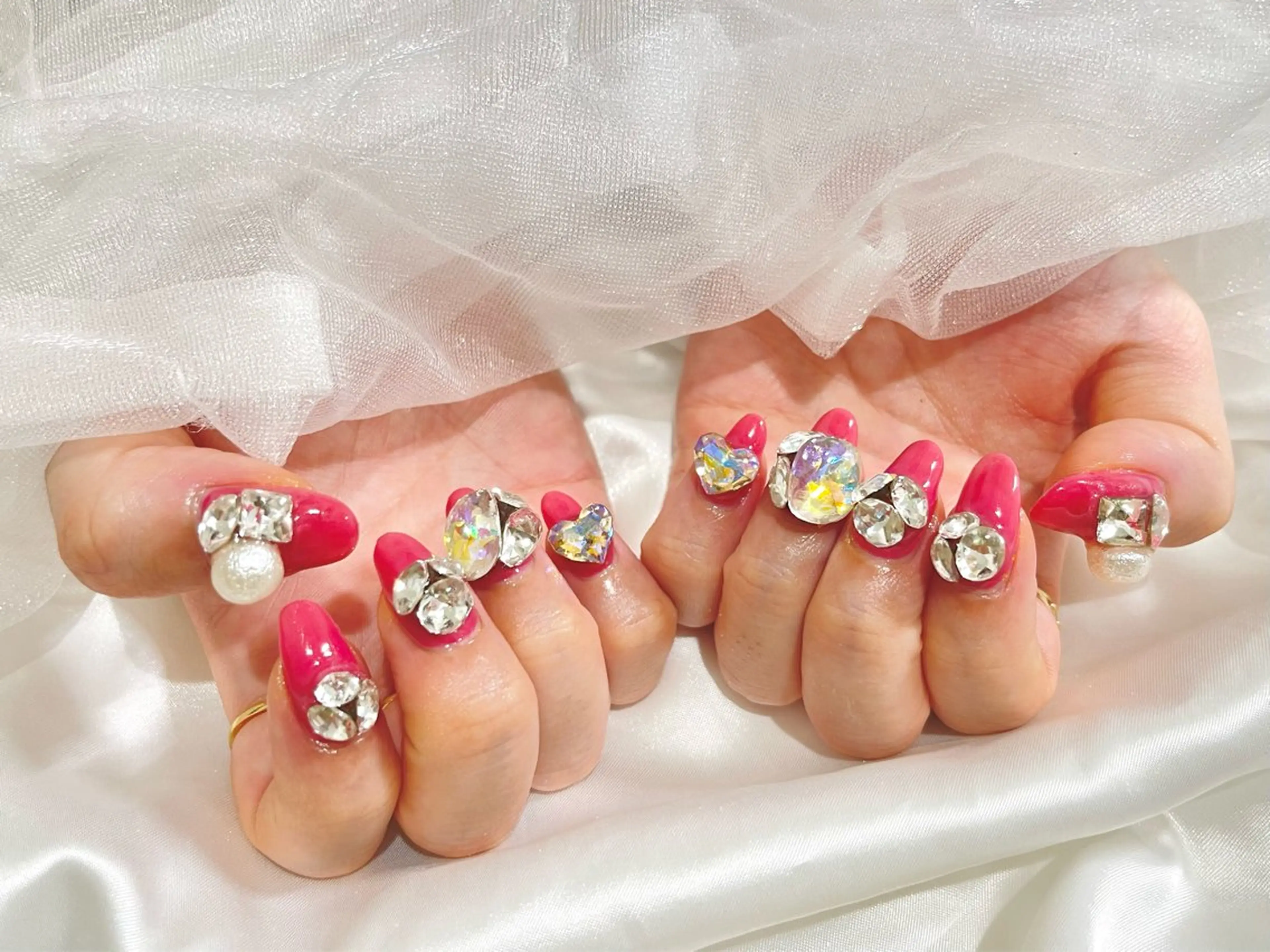ネイル キラキラネイル 持ち込み ハンドネイル Lutena💅🏽 伊藤のマツエク・マツパデザイン
