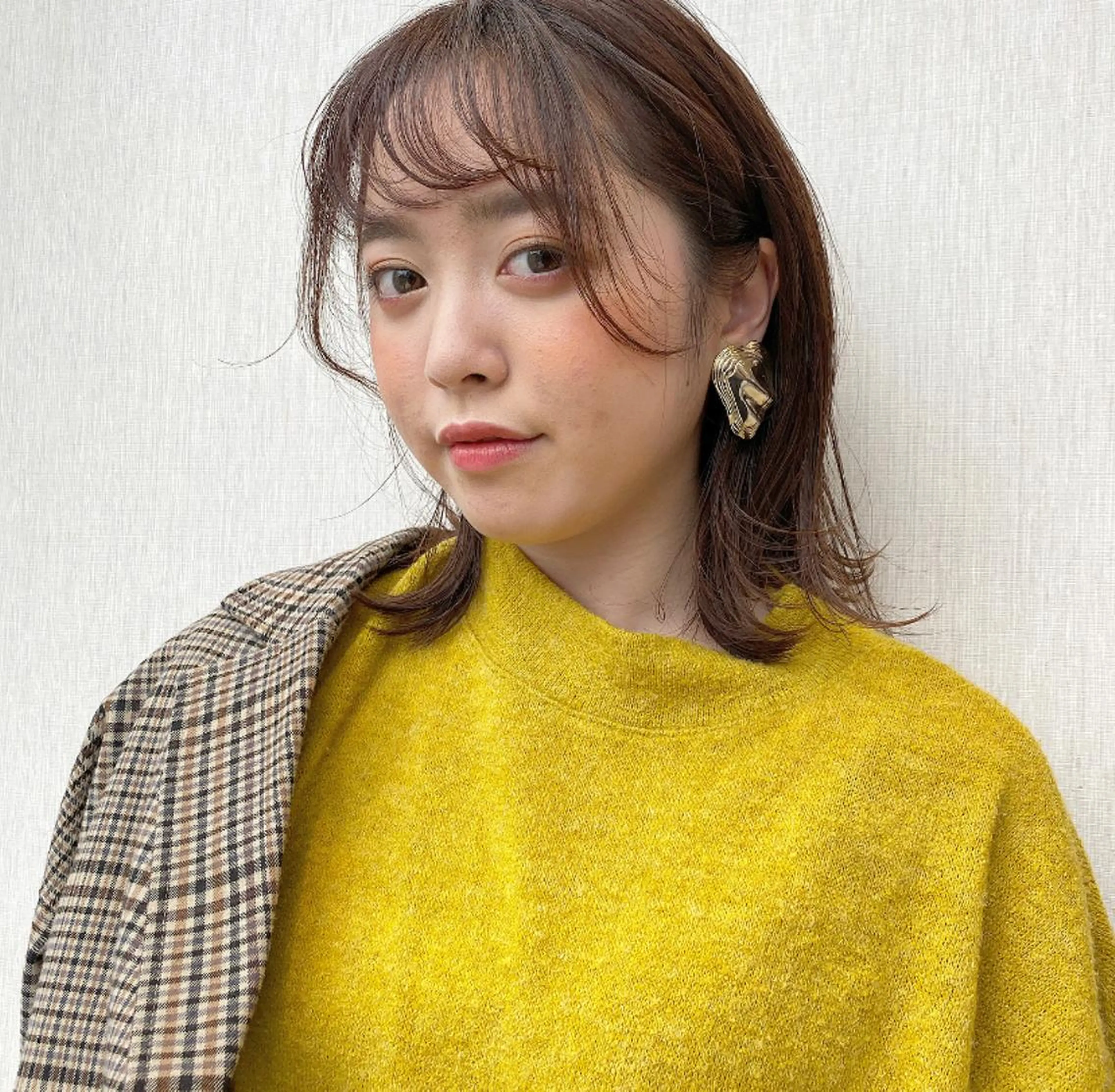 ミディアム カラー カット ヘアカラー レイヤーカット/ 前髪顔周りカットのヘアスタイル