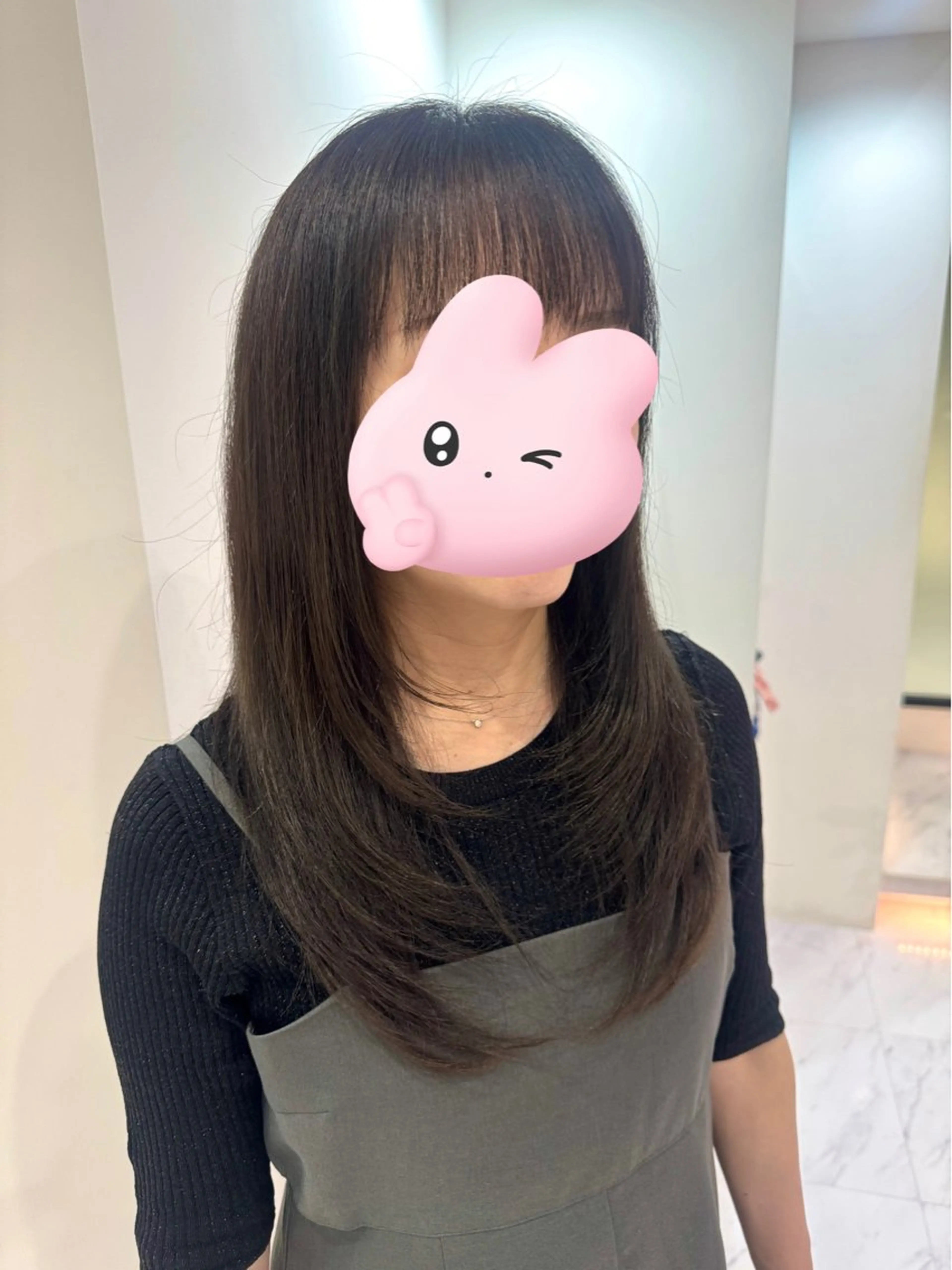 ロング カラー ベージュカラー 透明感カラー オリーブベージュ ヘアカラー MONA HARUNAのヘアスタイル
