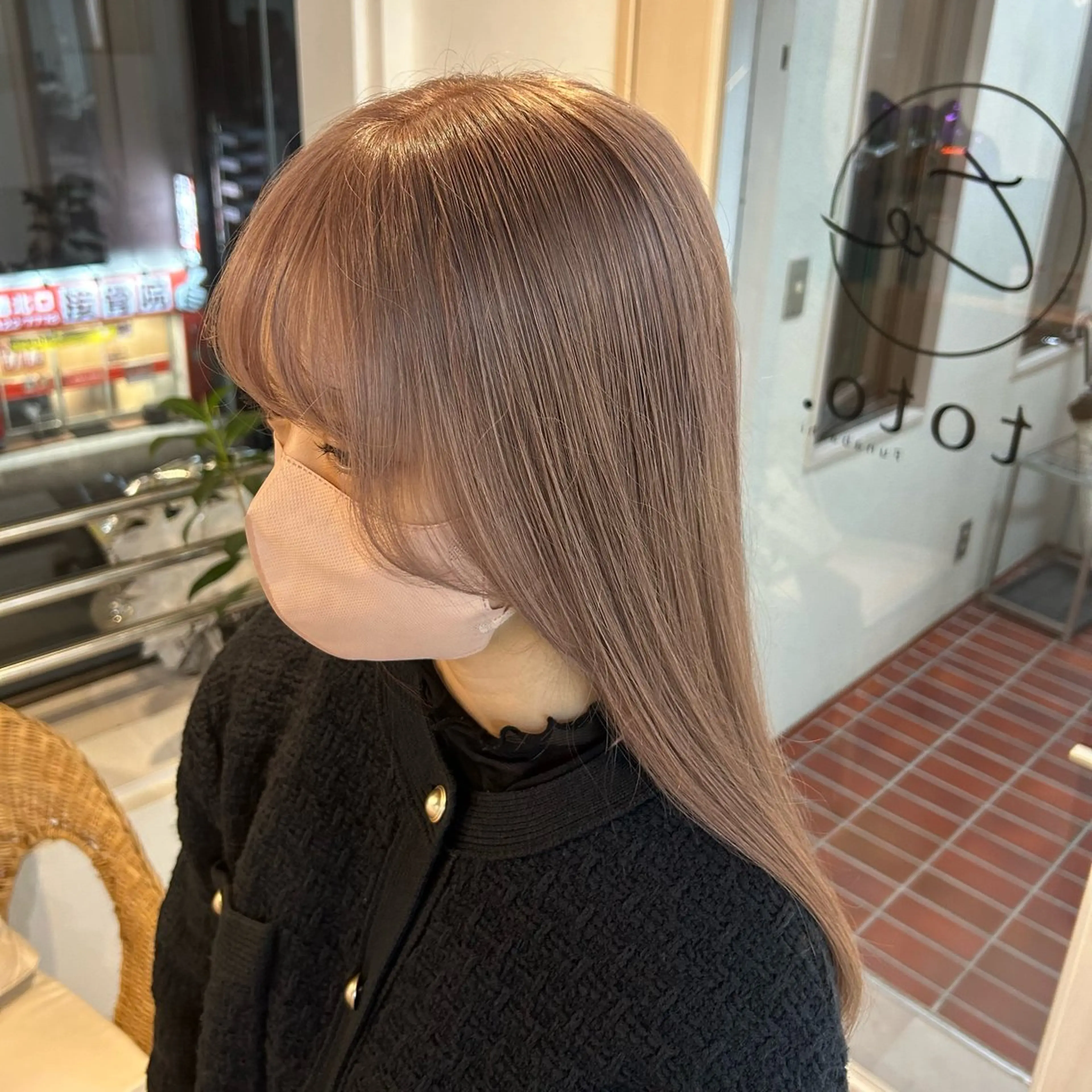 セミロング カラー ベージュカラー ブリーチ ラベンダーカラー ラベンダーベージュ カット ヘアカラー トリートメント 船橋/to to./MANAMIのヘアスタイル
