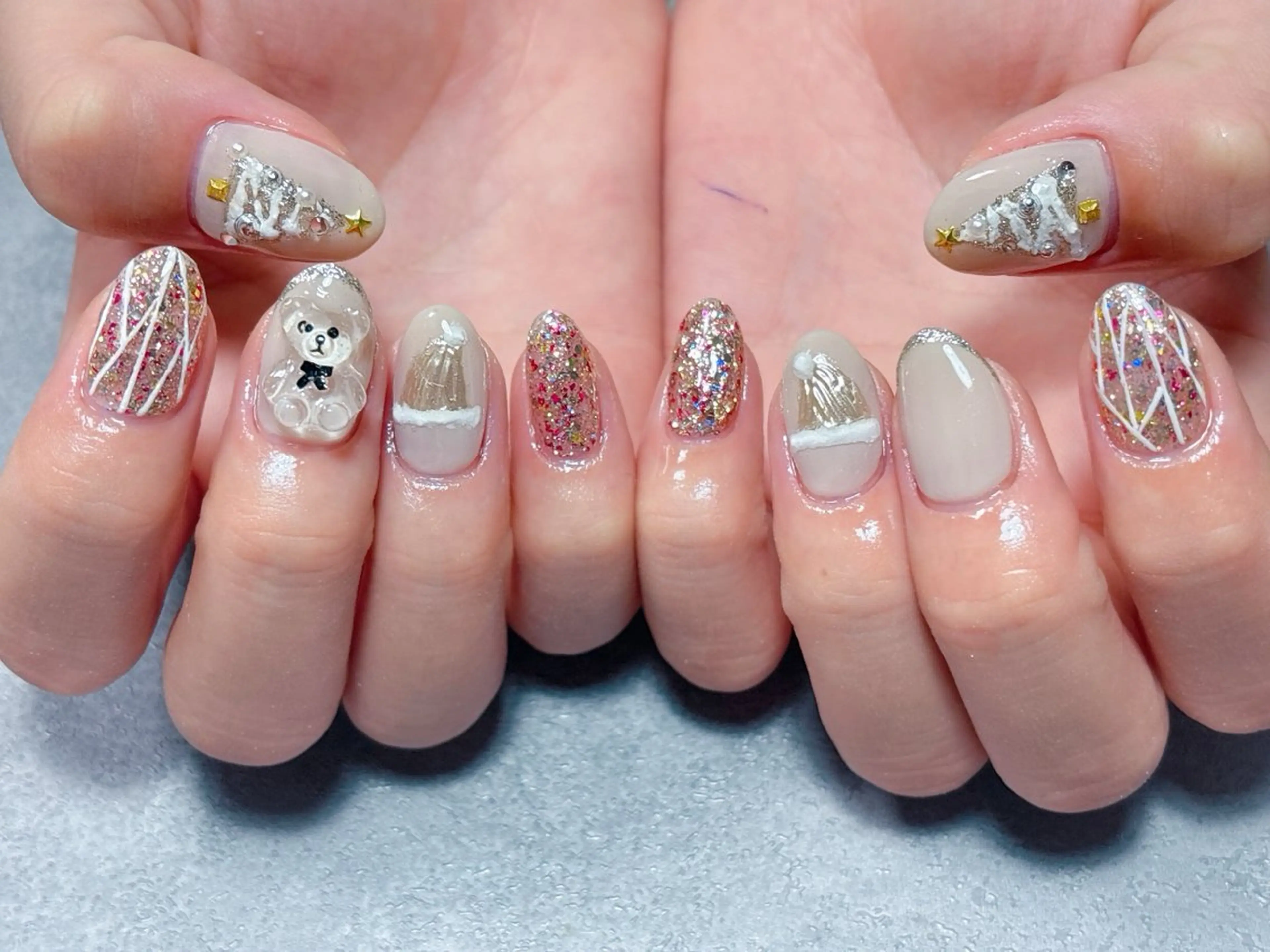 ネイル アートネイル マグネットネイル 冬ネイル クリスマス ハンドネイル ハンドケア ゆ か_Nails💫のネイルデザイン