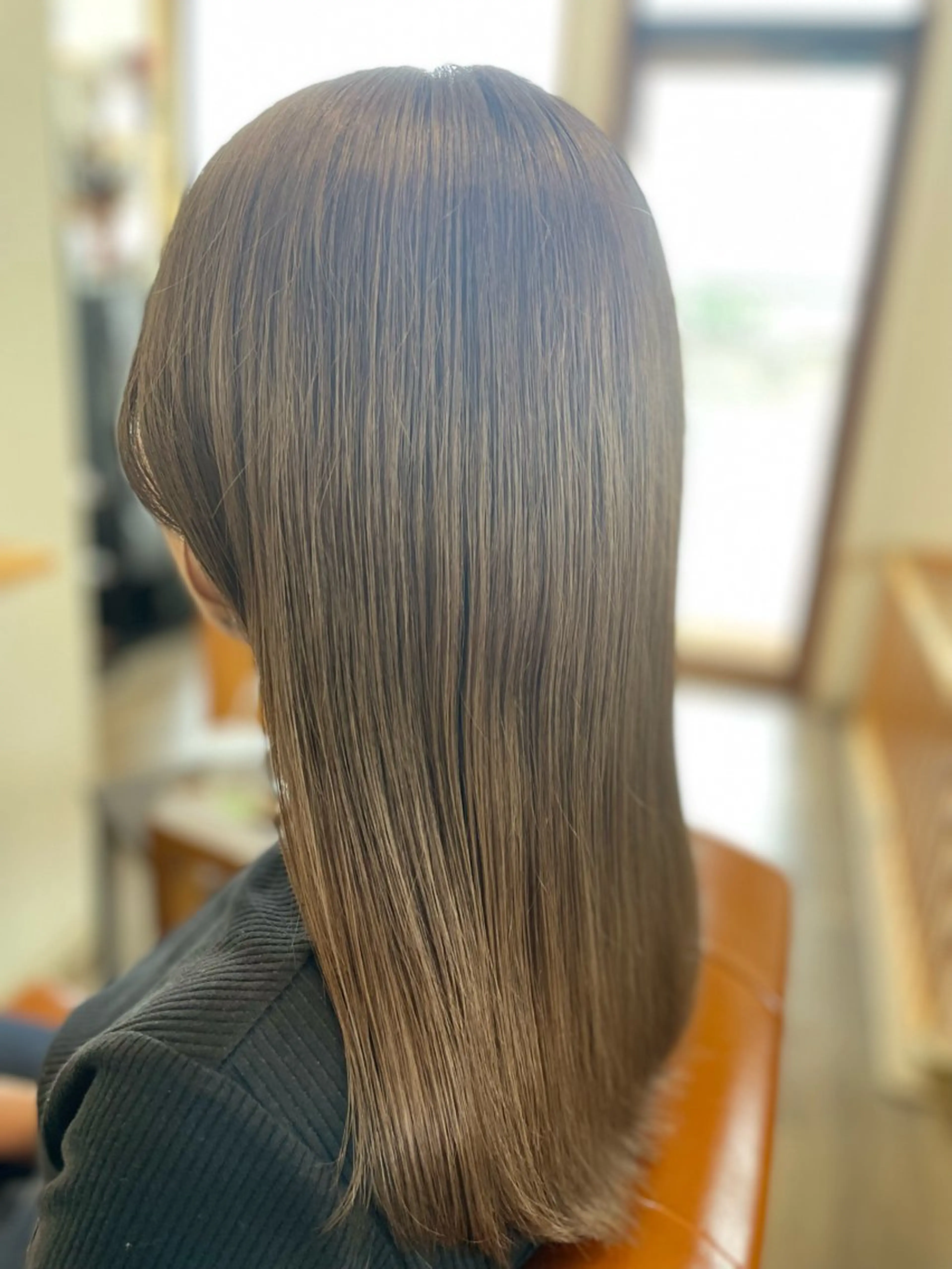 ミディアム カラー ラピスREIKA (女性限定)のヘアスタイル