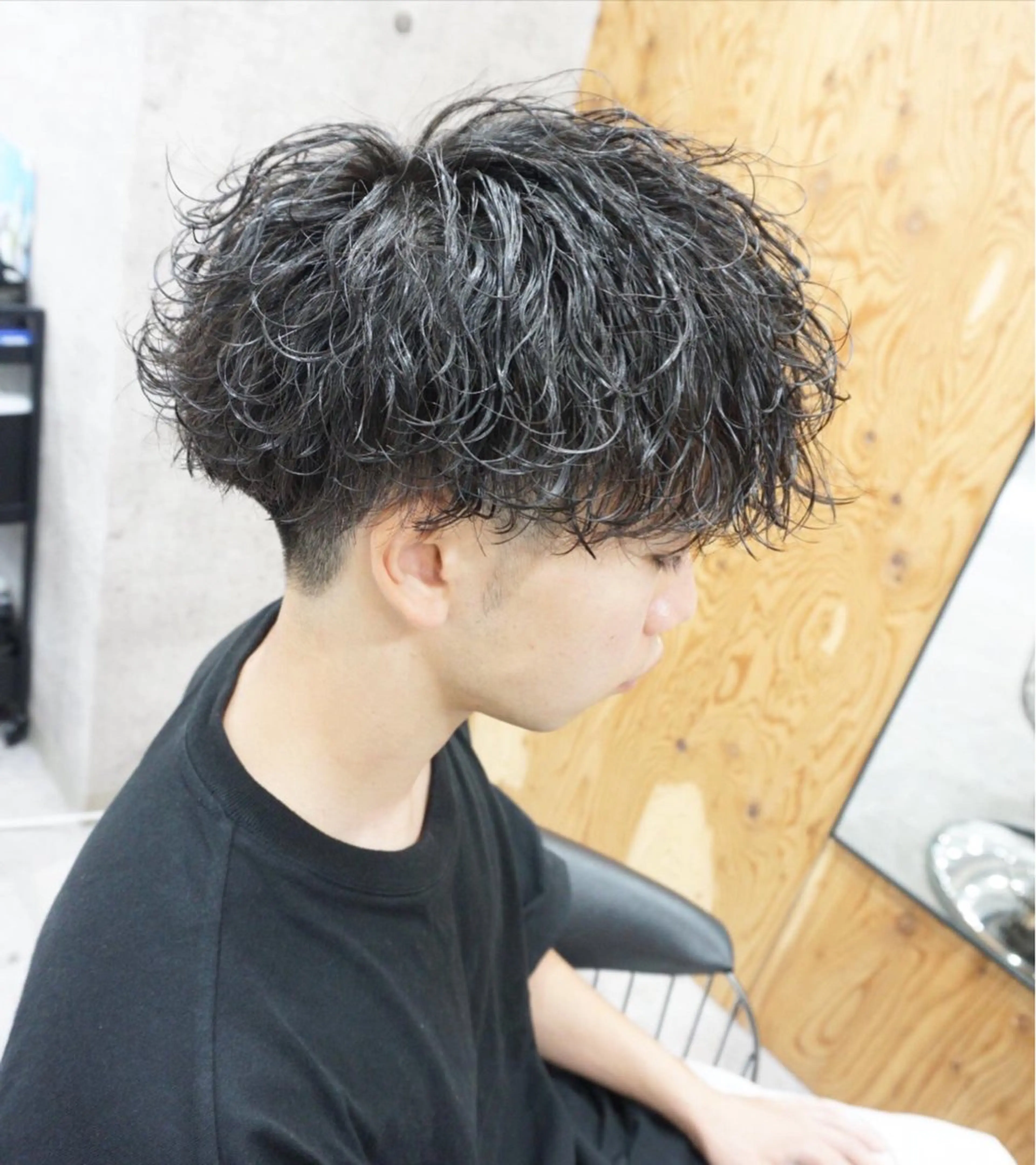 メンズ メンズパーマ プードルパーマ メンズツイストパーマ 波巻きパーマ プードルパーマ カット パーマ hair teria ryu 大塚のヘアスタイル
