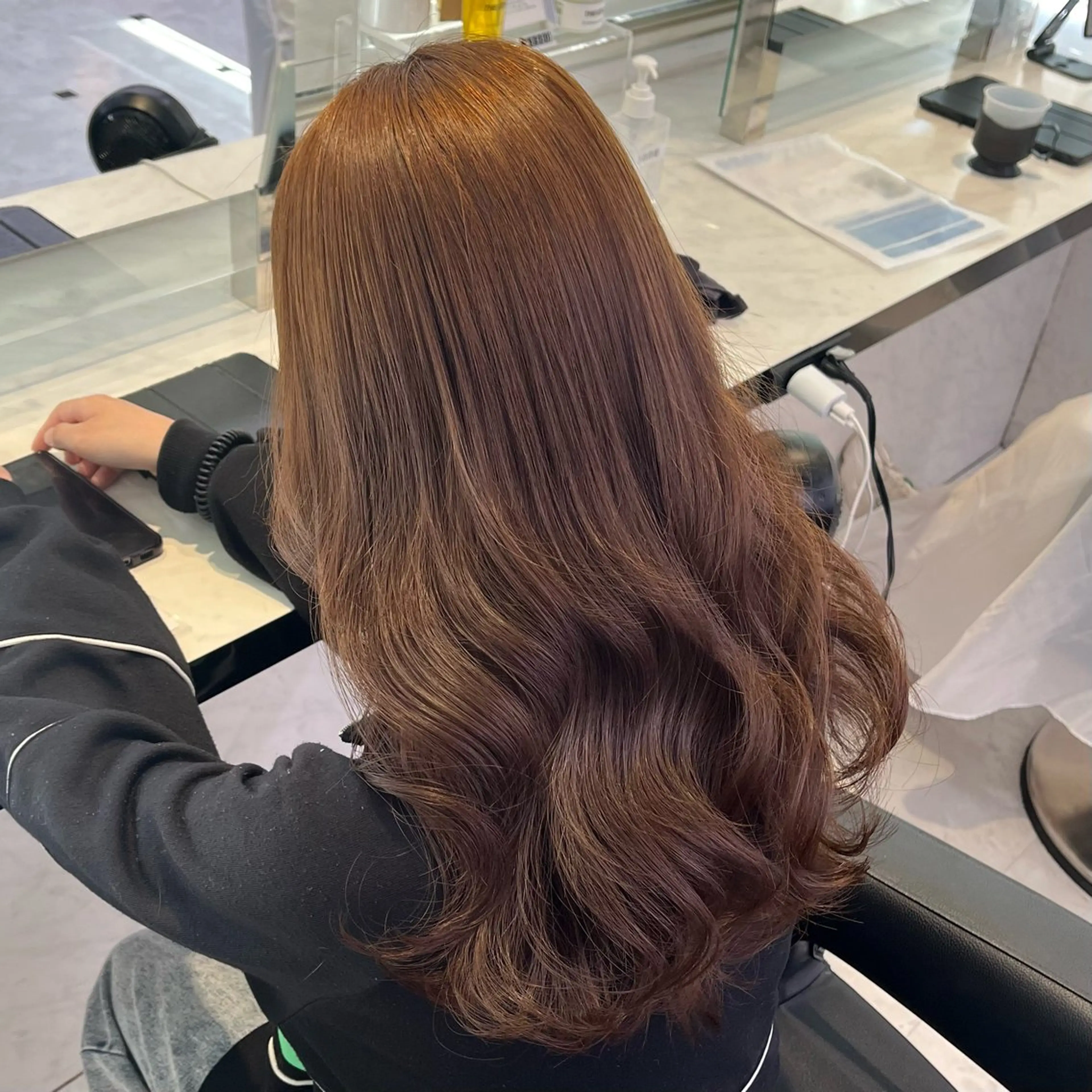 セミロング カラー ヘアアレンジ 🍒透明感カラー🌨 🥕ハイトーンカラーのヘアスタイル
