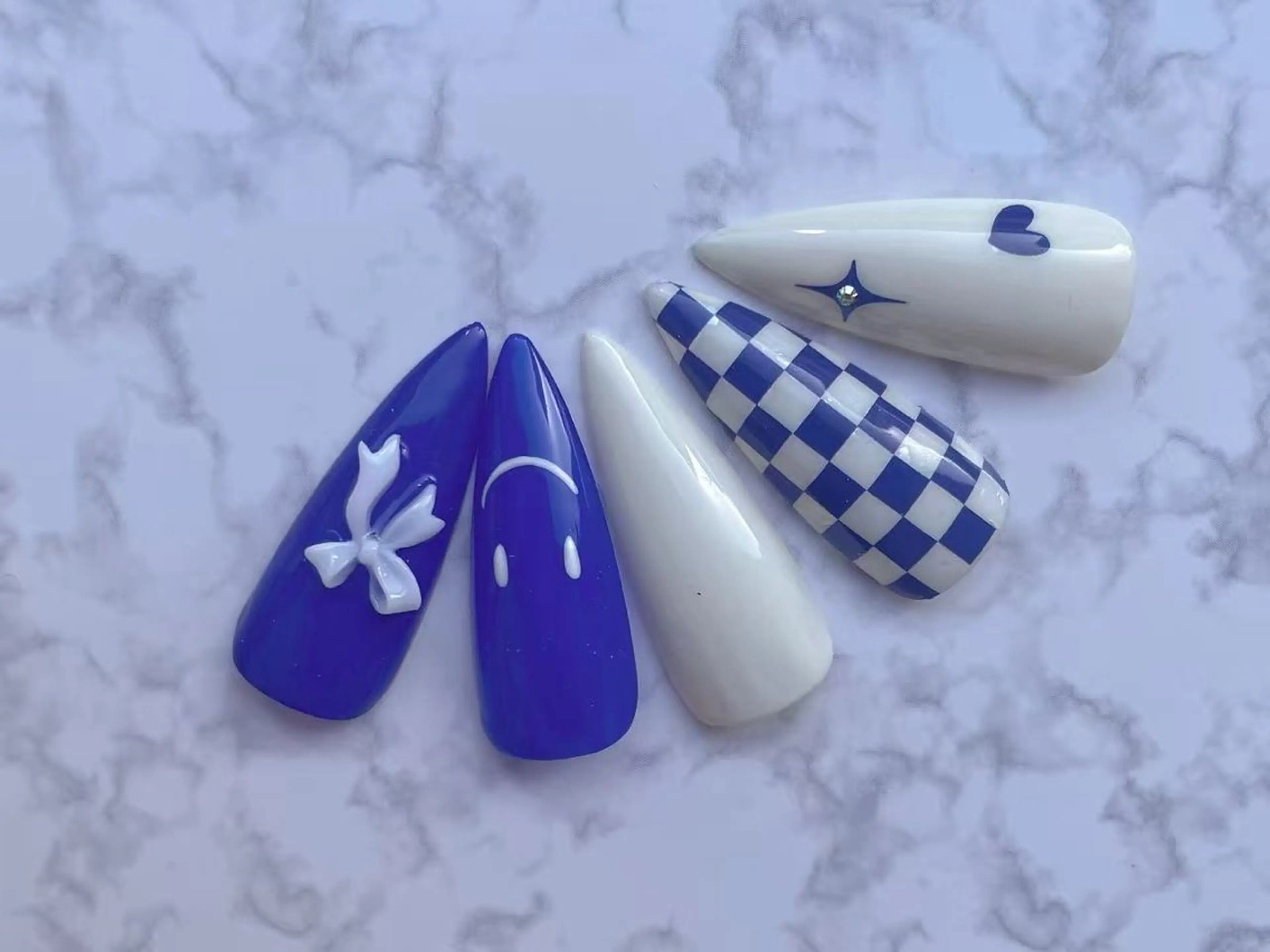 ネイル ハンドネイル H3 Nail Tsuki🦋💙のネイルデザイン