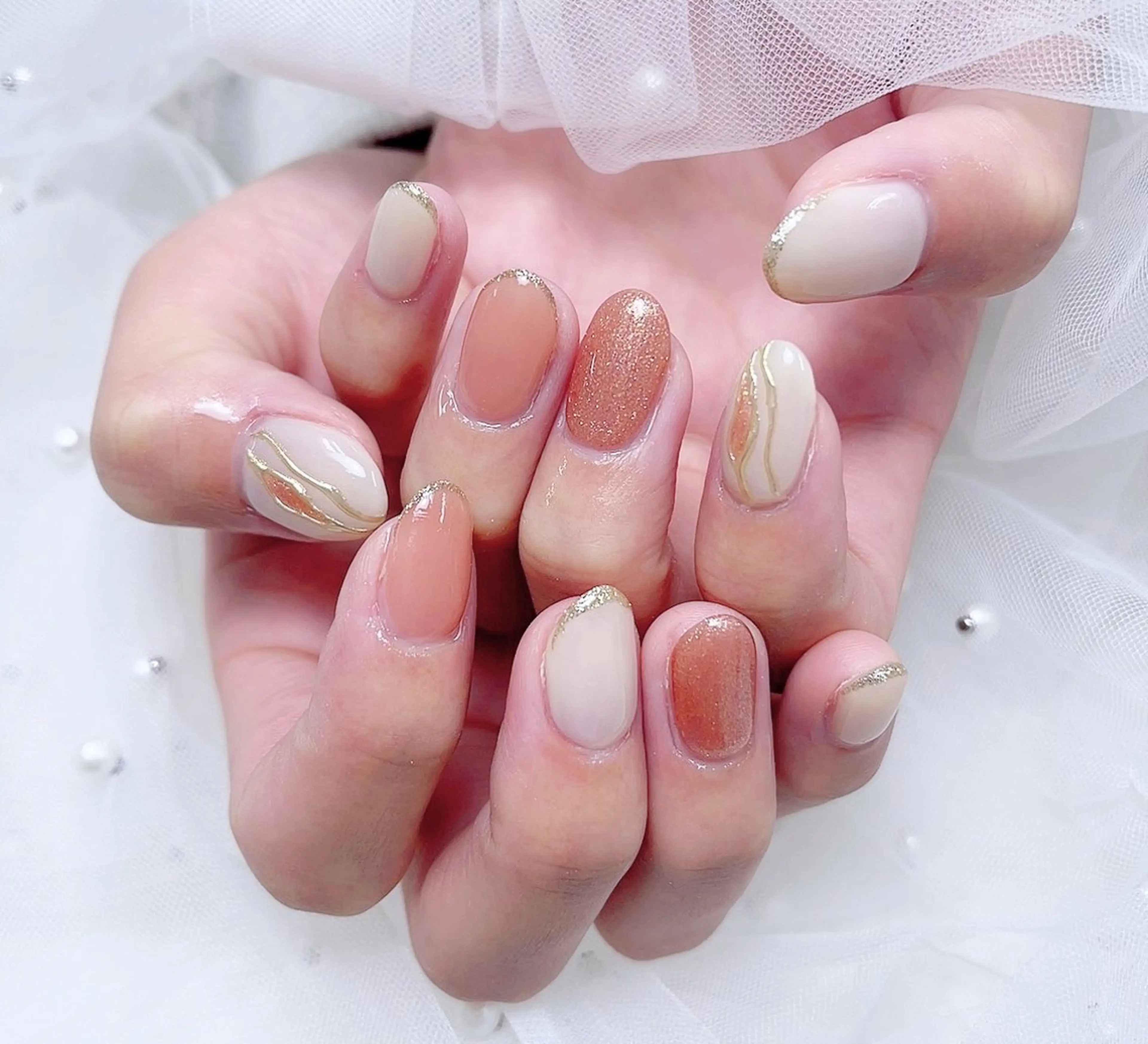 ネイル オーロラネイル フットネイル フレンチネイル ジェルネイル ガーリー ハンドネイル Mimo beau ty   salonのネイルデザイン