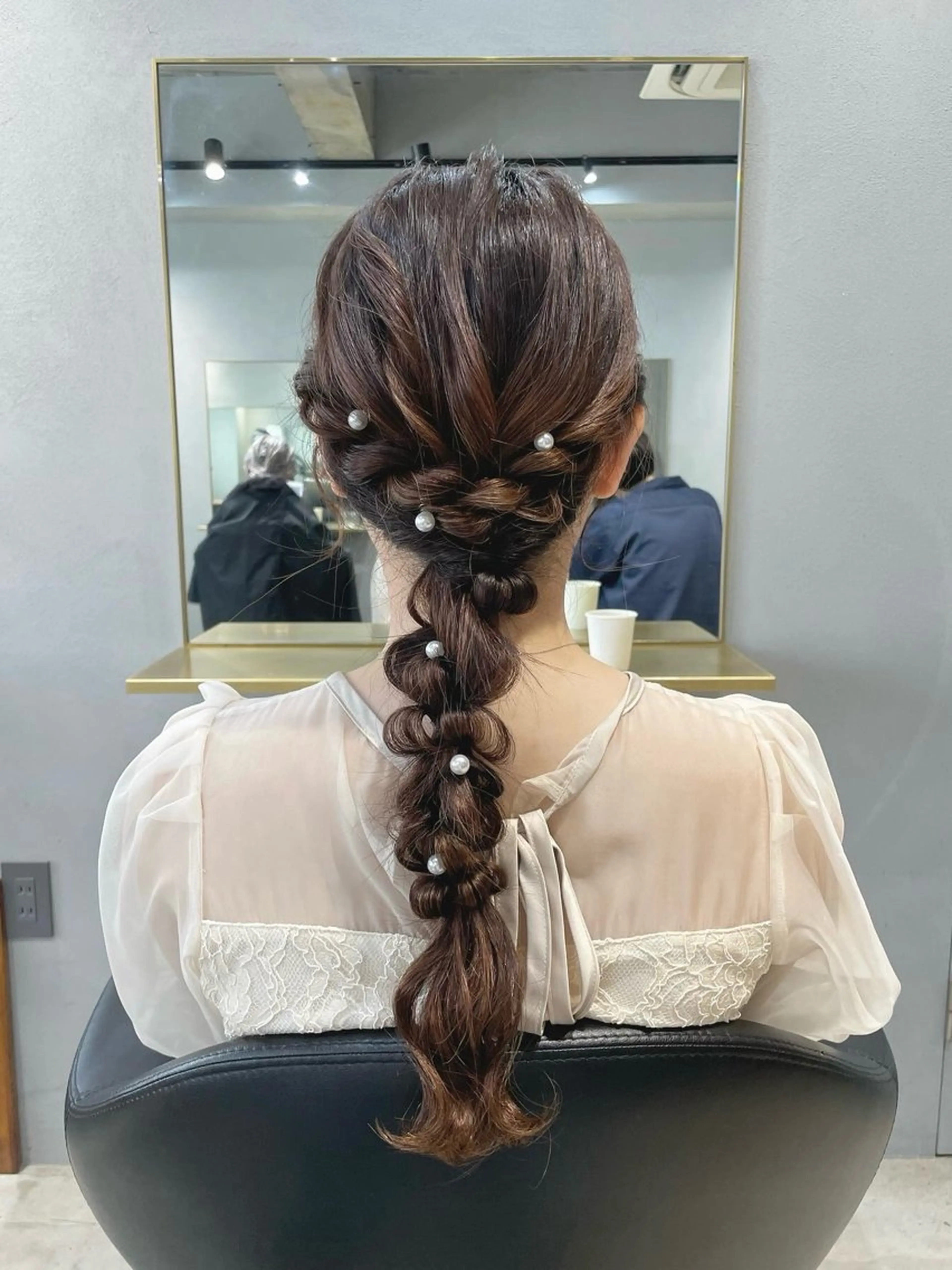 ロング ヘアアレンジ 結婚式・ブライダル ヘアセット 【arc】Ruri コテ巻き風パーマのヘアスタイル