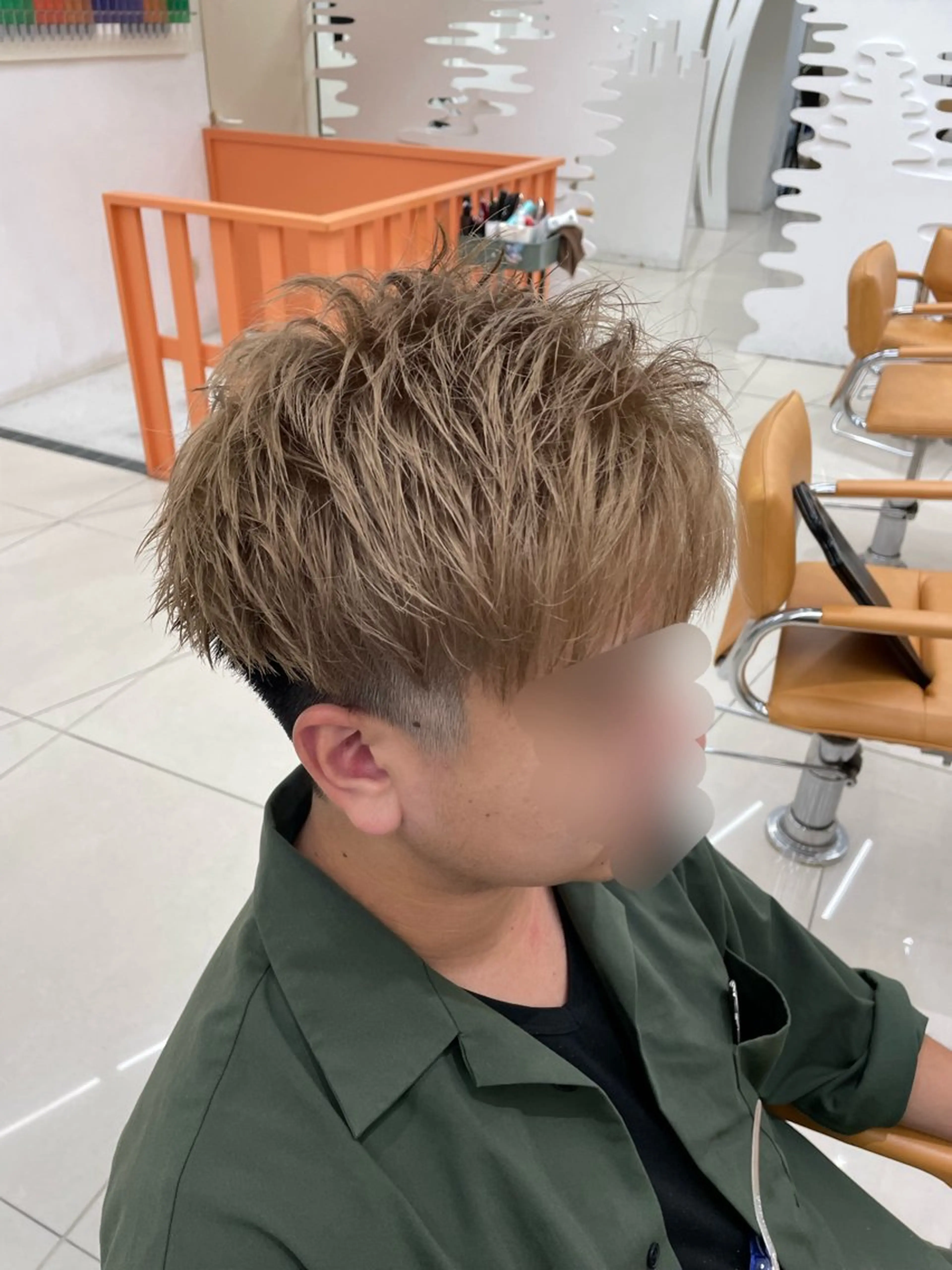 カラー メンズ ベージュカラー ダブルカラー ミルクティーベージュ 【当日予約OK】 メンズカット かなのヘアスタイル