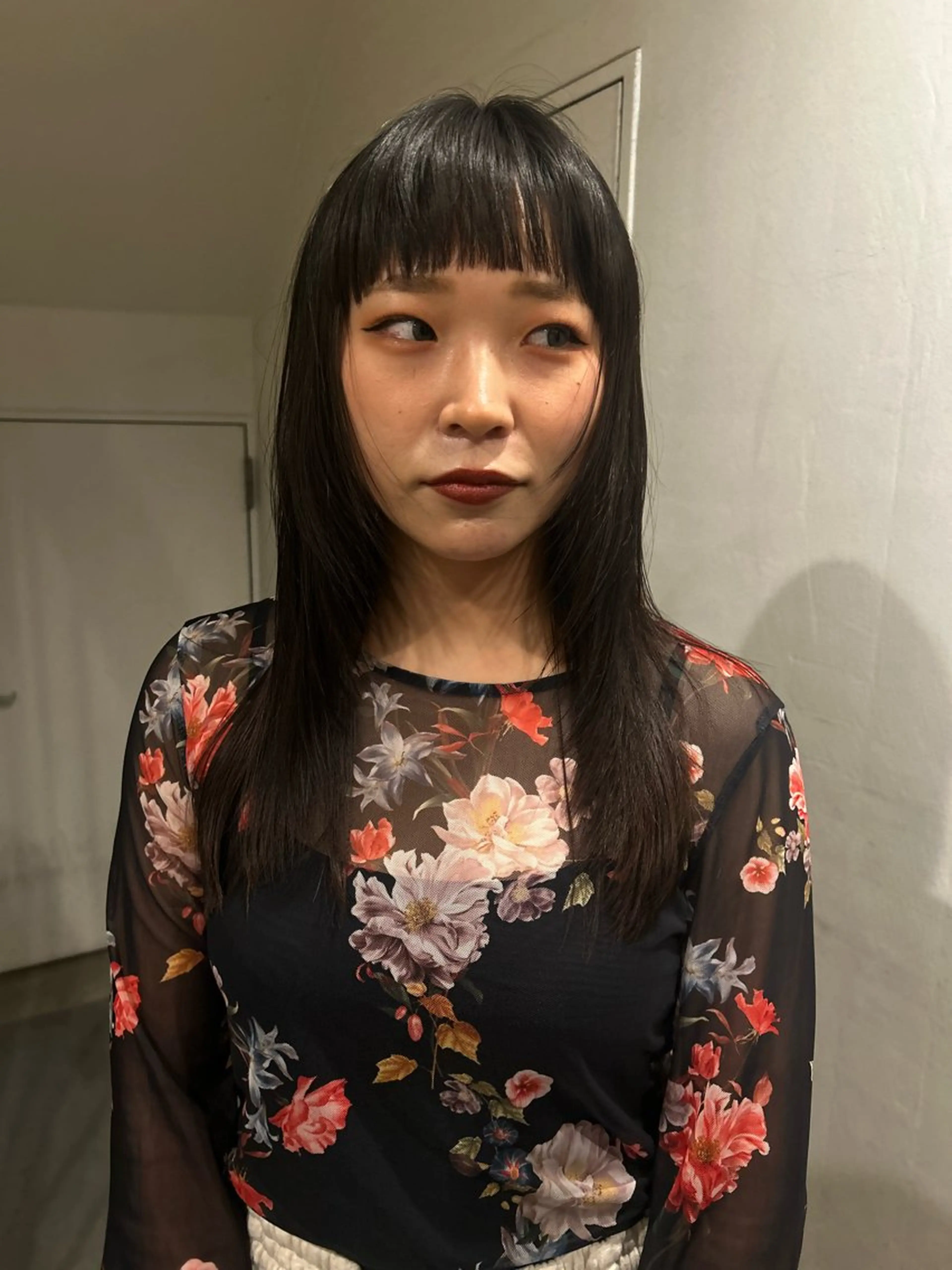 セミロング hen所属・心斎橋/レイヤー/ ブリーチ/モエのヘアスタイル