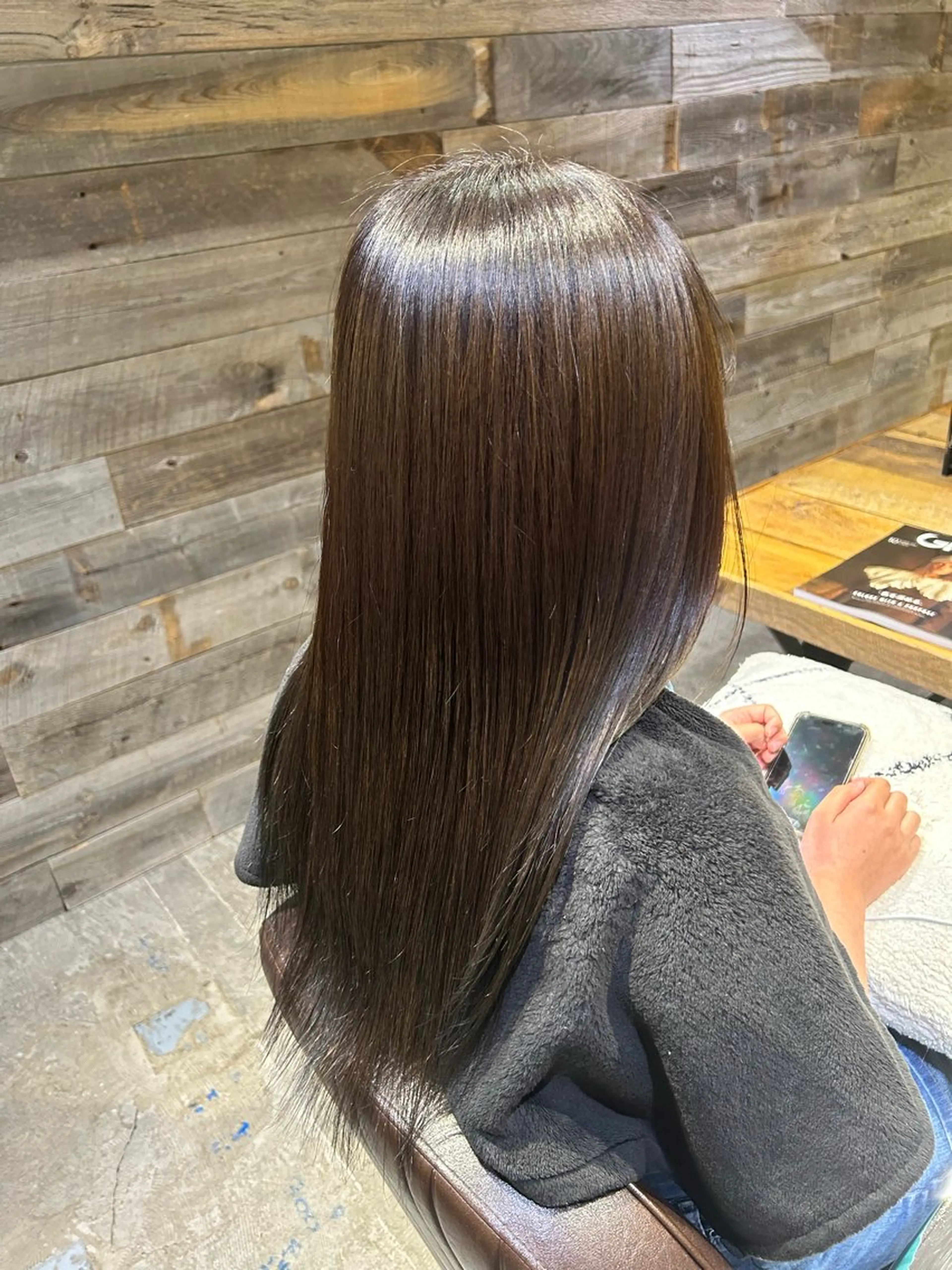 ロング カラー アッシュ 透明感カラー トリートメント glad.所属・イケノベ コウダイのヘアスタイル