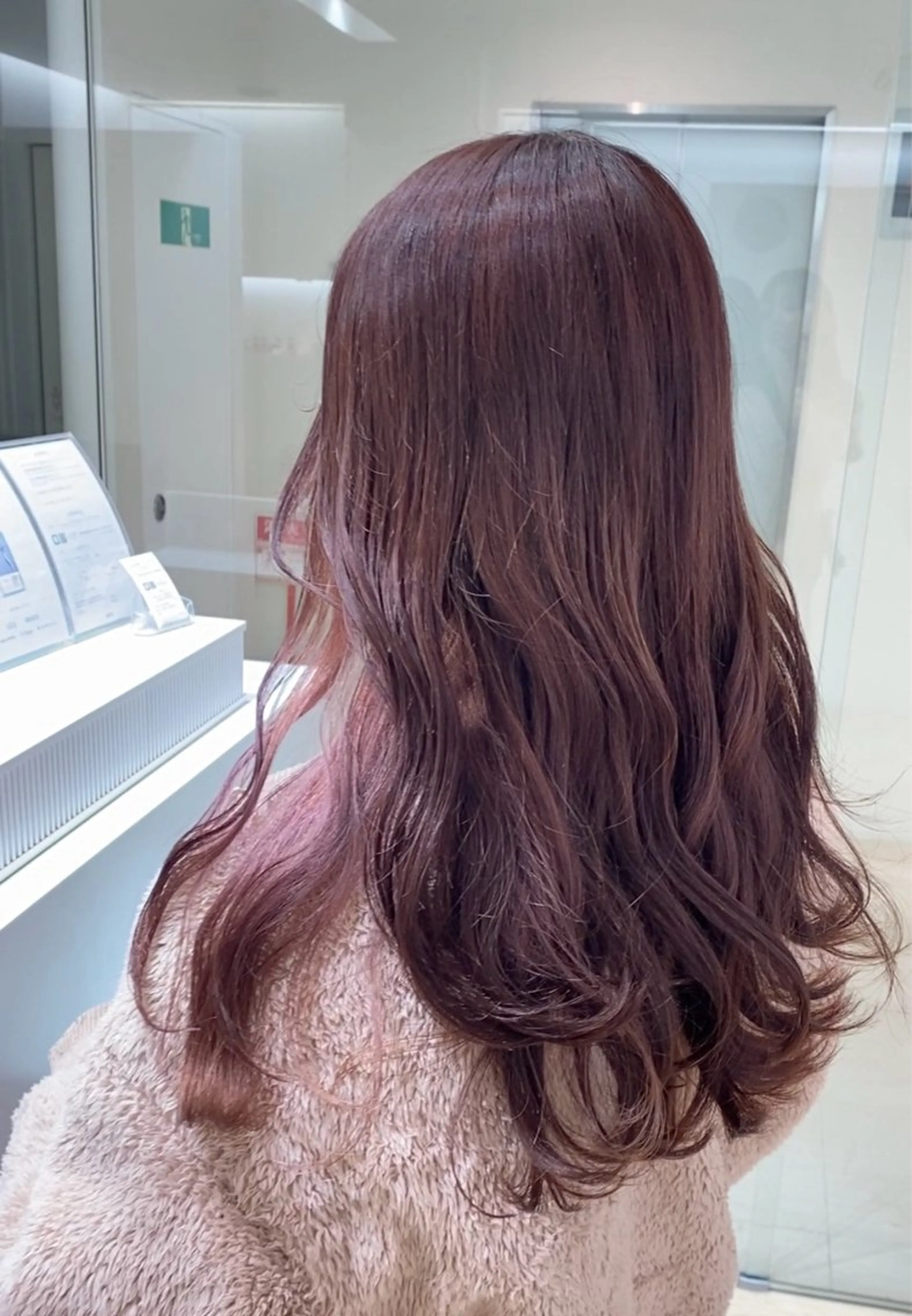 セミロング カラー ブラウンカラー ラベンダーカラー ラベンダーピンク ピンクカラー ピンクブラウン カット ヘアカラー トリートメント 松永 わかなのヘアスタイル