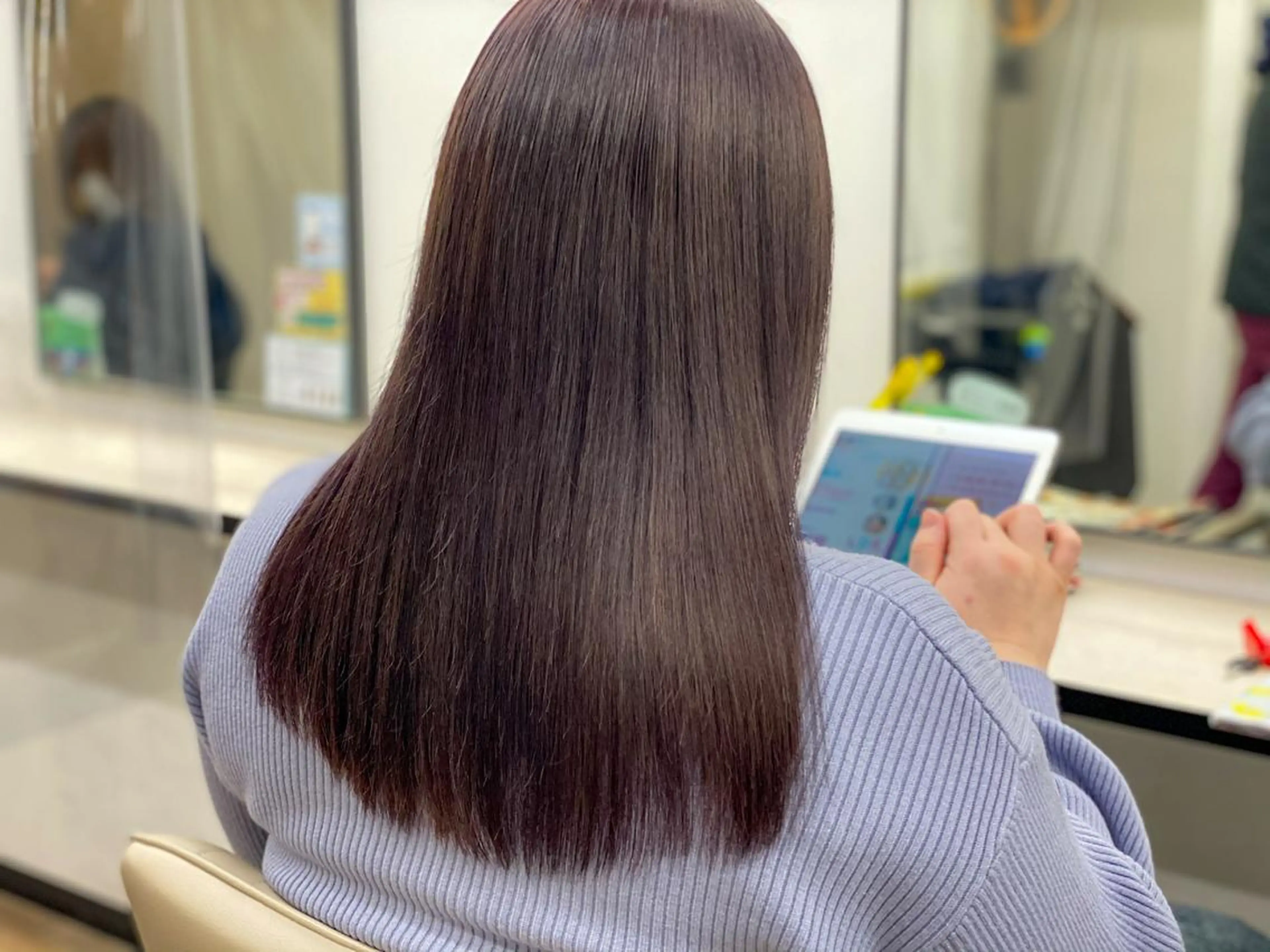 セミロング カラー バイオレットカラー louwe 武藤幸世のヘアスタイル