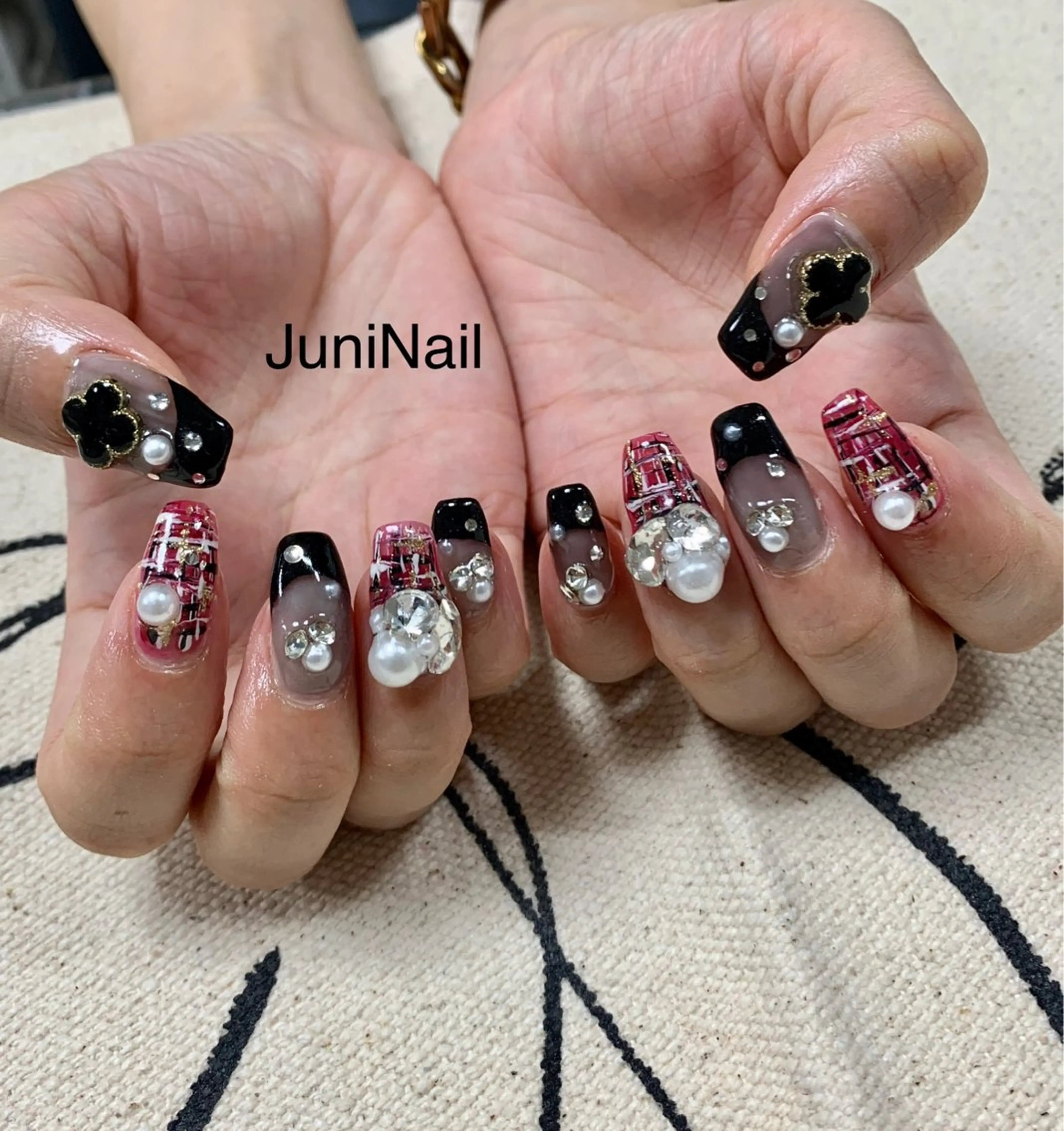 ネイル オーロラネイル フラッシュネイル 氷ネイル・うるうるネイル キラキラネイル 韓国ネイル ハンドネイル JuniNail 주니네일🇰🇷suのネイルデザイン