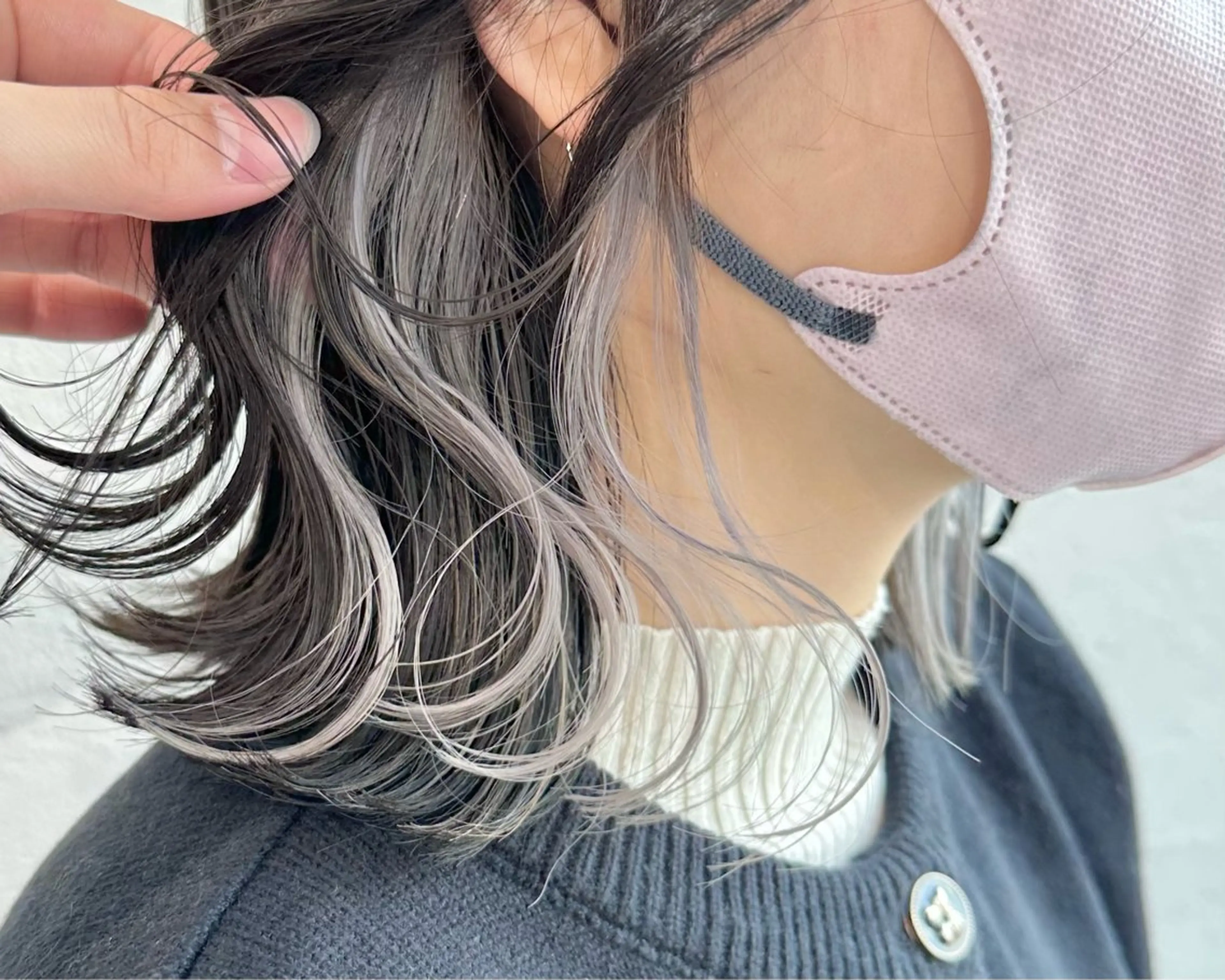 ミディアム カラー インナーカラー シルバー ホワイトシルバー カット ヘアカラー トリートメント インナーカラー/レイ ヤーカット♡/マキシのヘアスタイル