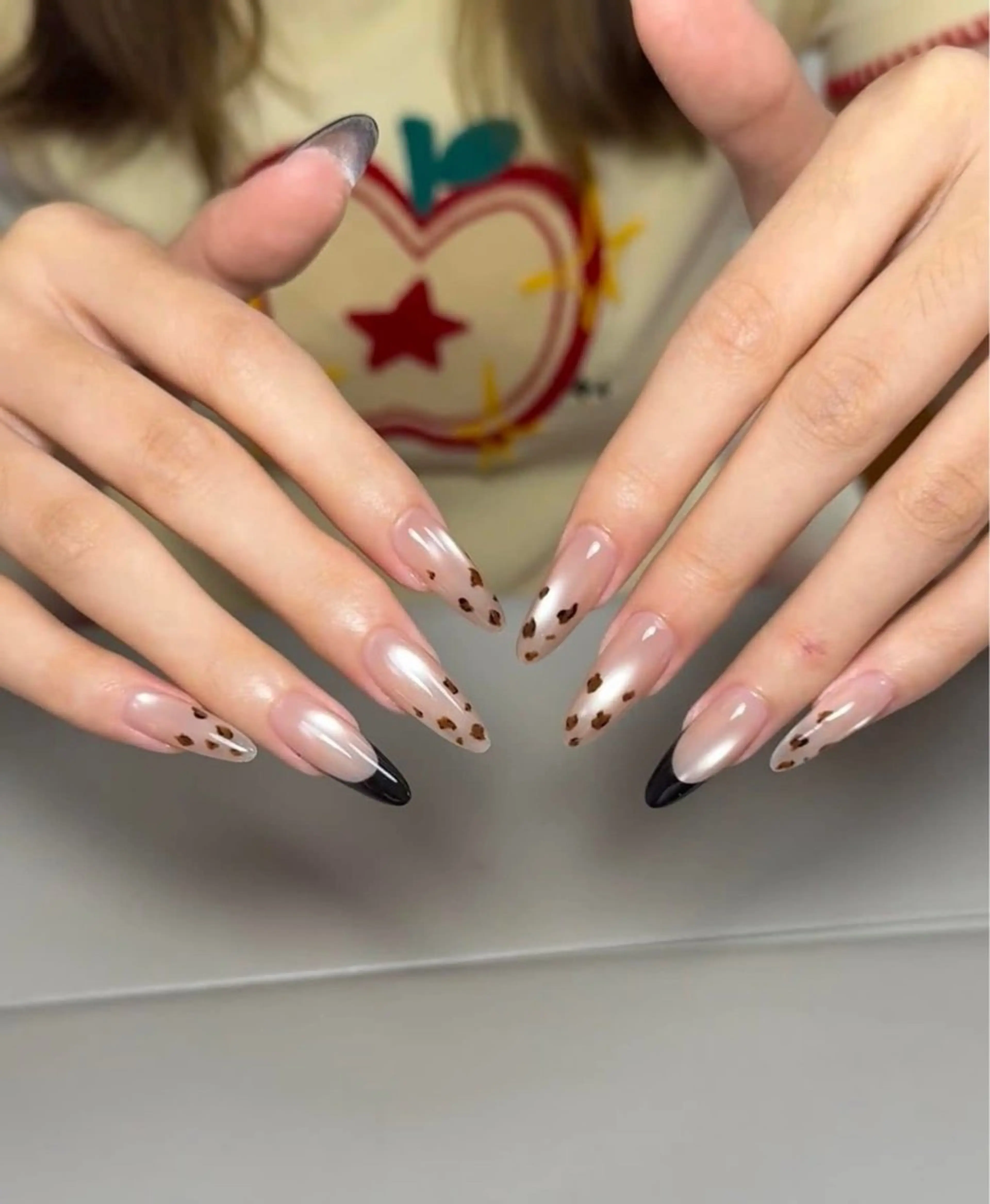 ネイル 長さ出し フレンチネイル ジェルネイル ガラスフレンチ 韓国ネイル ハンドネイル Minette nail所属・Minette nailHuongのネイルデザイン