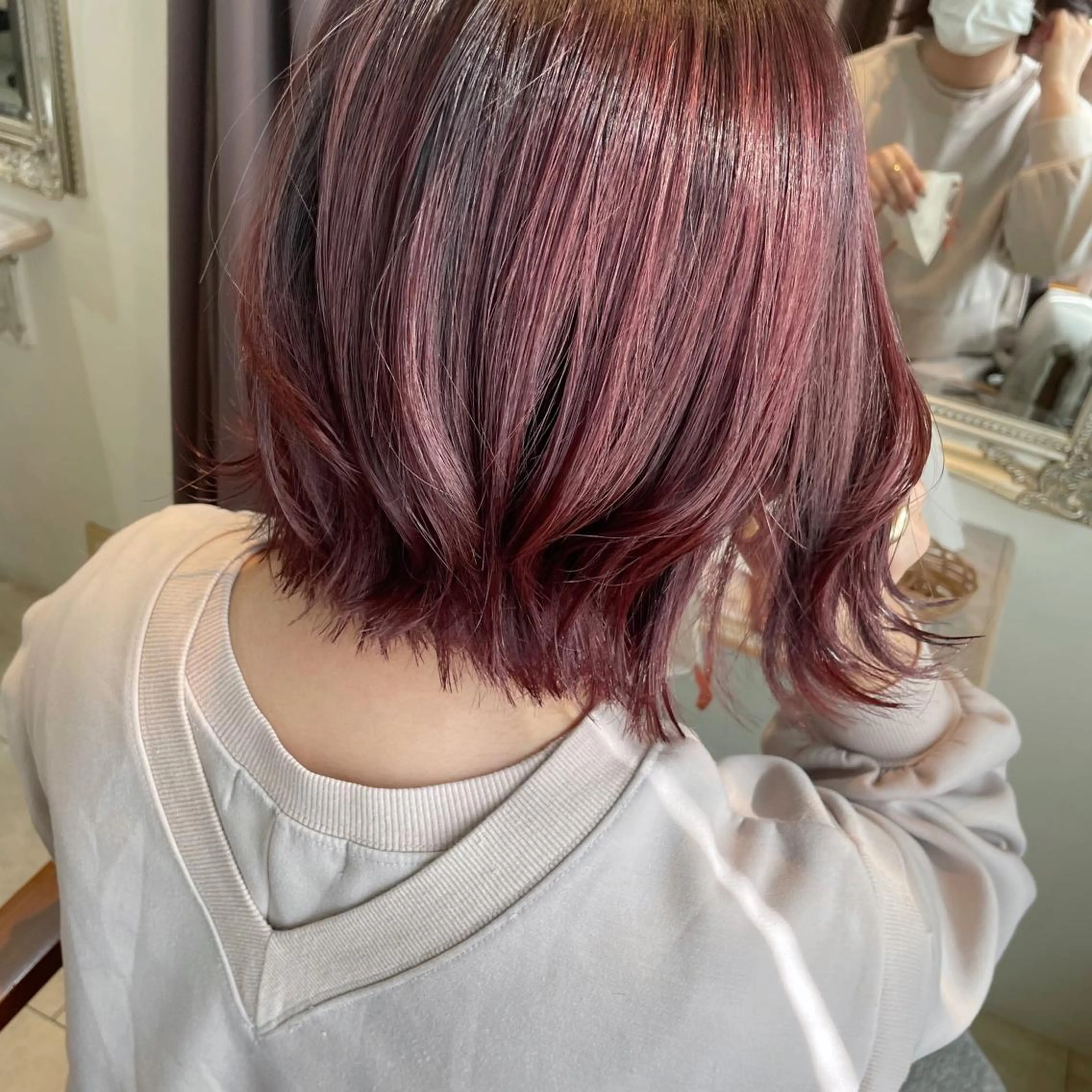 ショート カラー ボルドーカラー ボブ カット ヘアカラー ボブウルフ／ボブ Satsukiのヘアスタイル