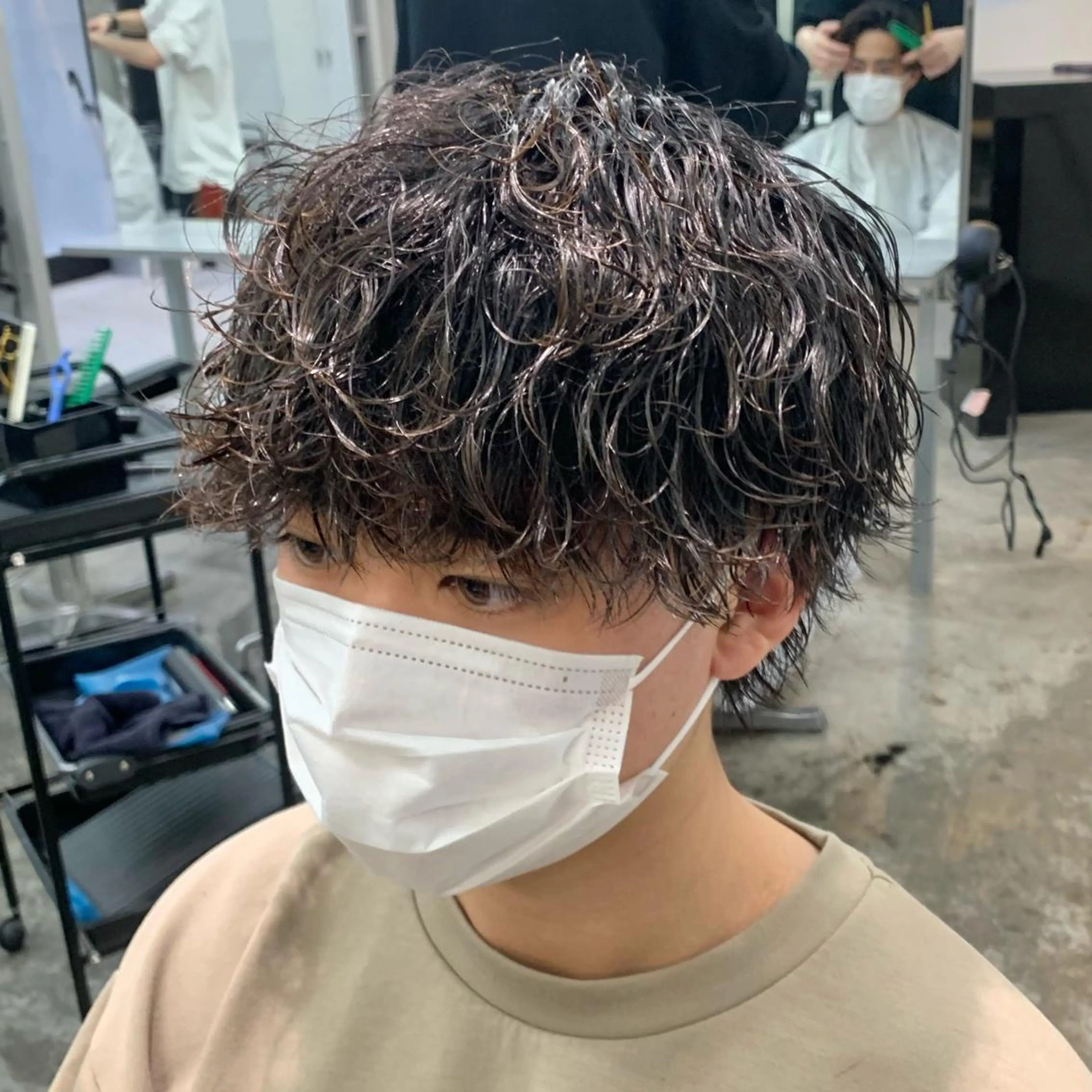 ショート パーマ メンズ マッシュ 波巻きパーマ ショートヘア カット パーマ メンズ特化美容師/ 藤戸 椋のヘアスタイル