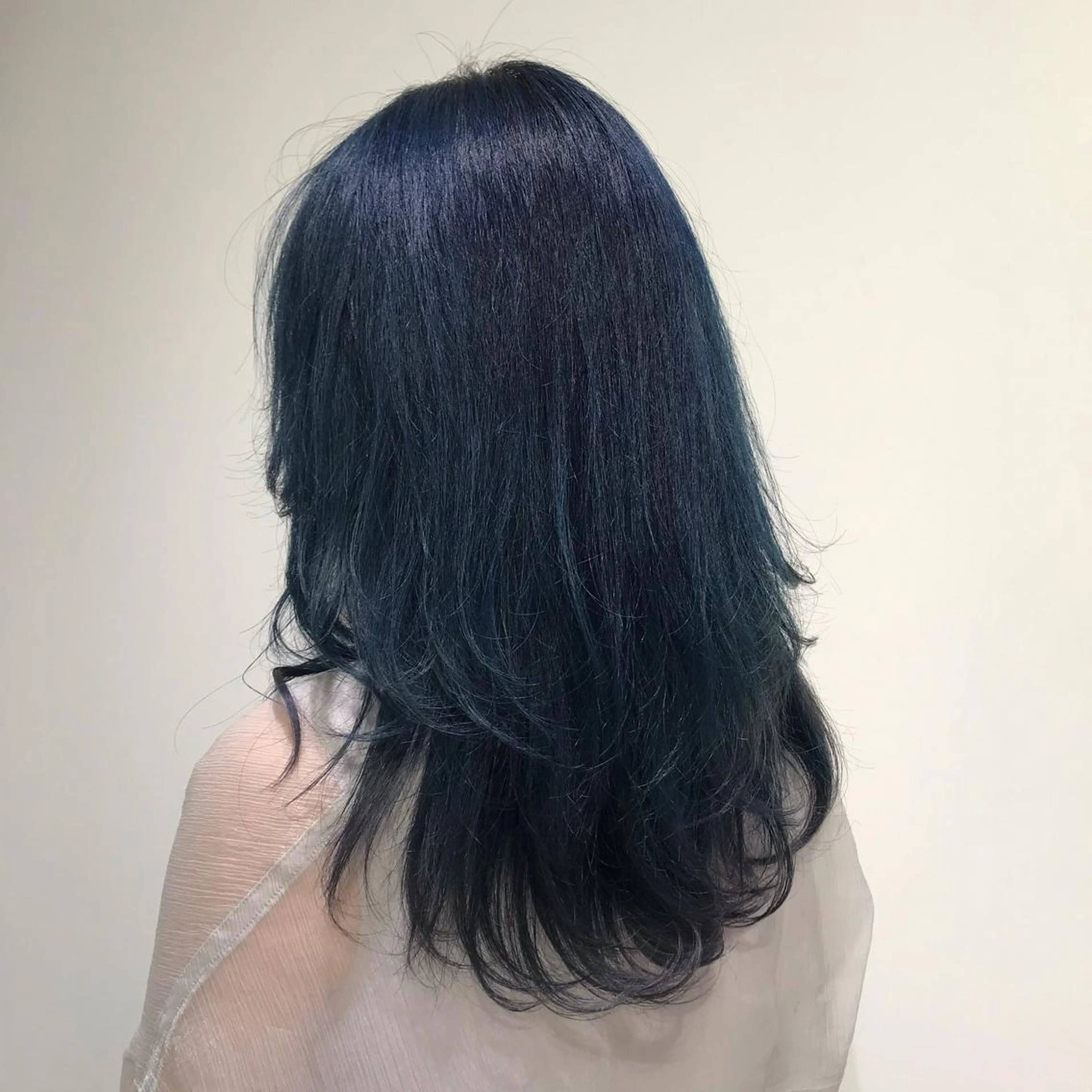 セミロング カラー ブリーチ ブルーカラー ブルージュ イルミナカラー カット ヘアカラー トリートメント 暖色カラー🌹 中山由梨のヘアスタイル