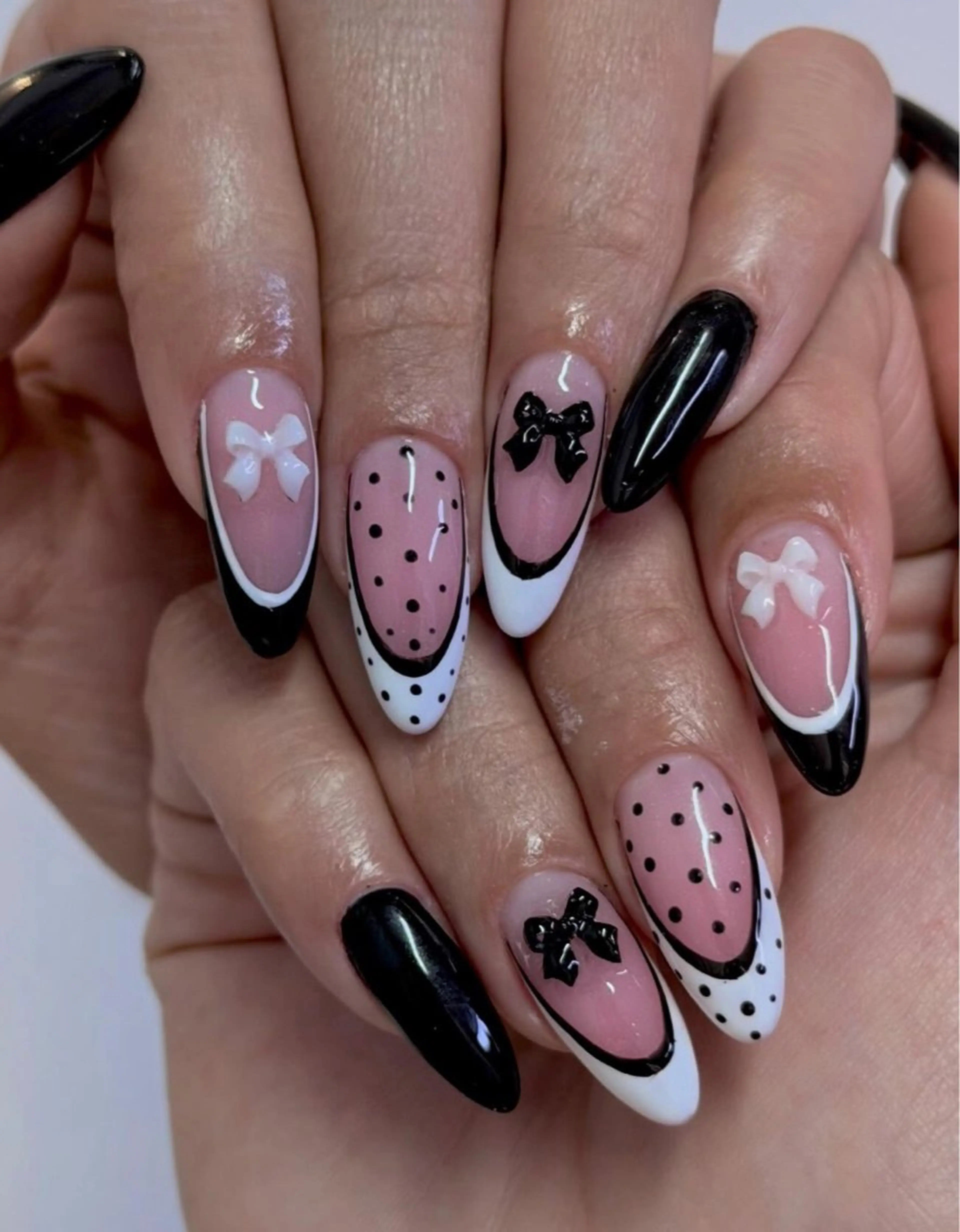 ネイル アートネイル ジェルネイル グラデーション マグネットネイル ニュアンスネイル ハンドネイル Ryu Nail Studio所属・Ryu Nail 新大久保のネイルデザイン