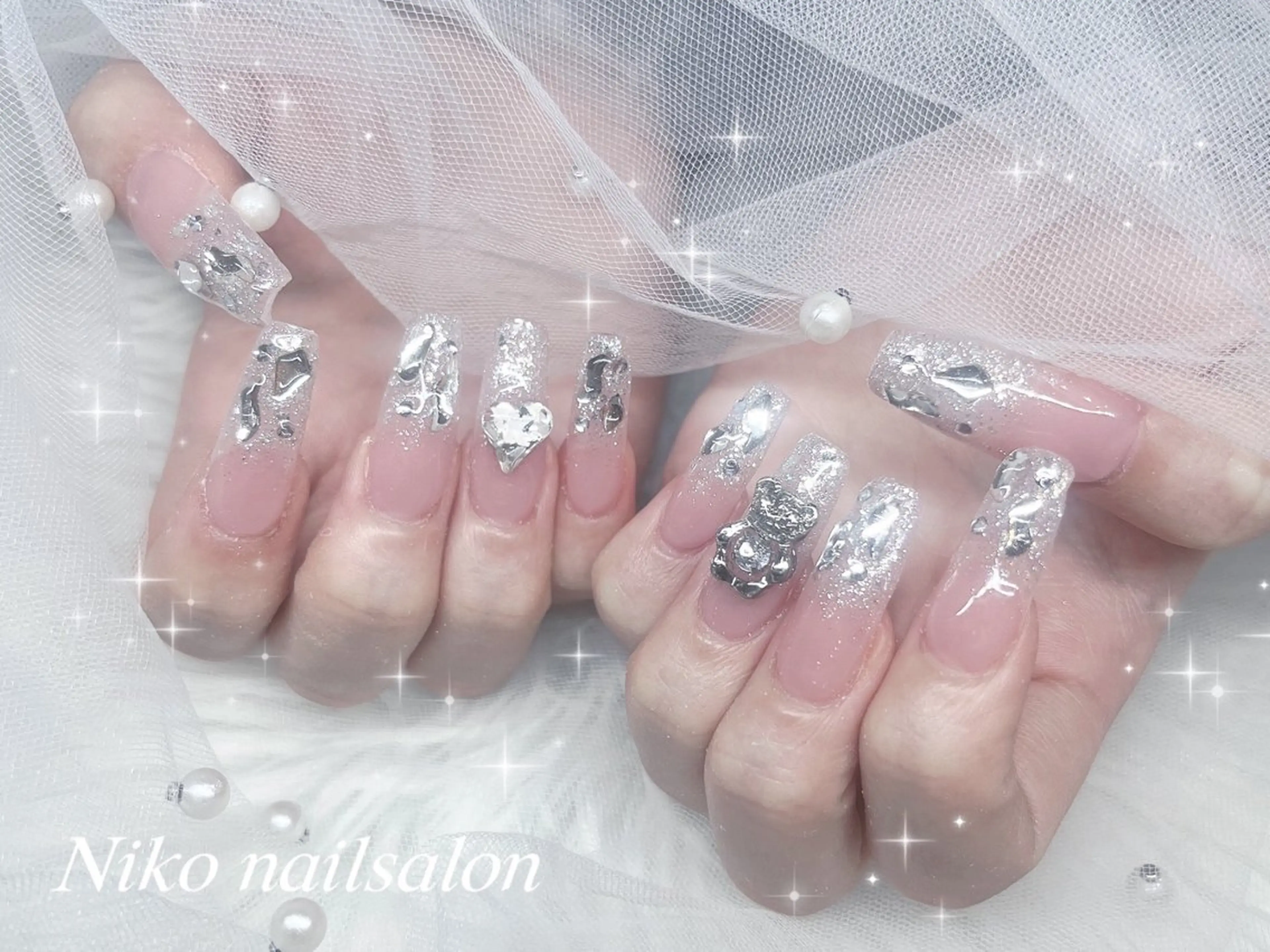 ネイル キラキラネイル ワンホンネイル Niko nailサロンのネイルデザイン