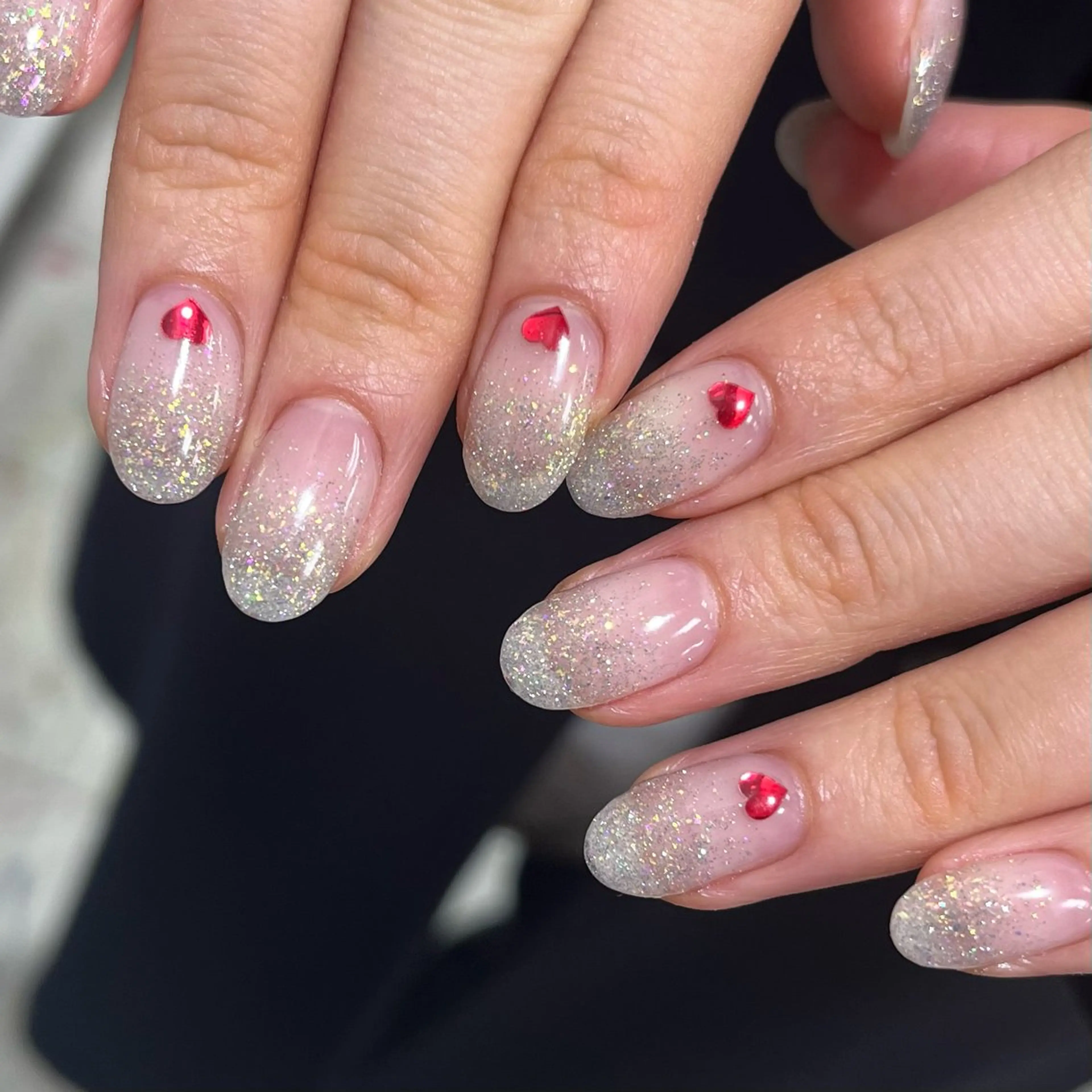 ネイル ガーリー グラデーション ハート ホログラムネイル 韓国ネイル ハンドネイル para ☀︎ sol by BECK所属・Para Sol nail　Maoのネイルデザイン
